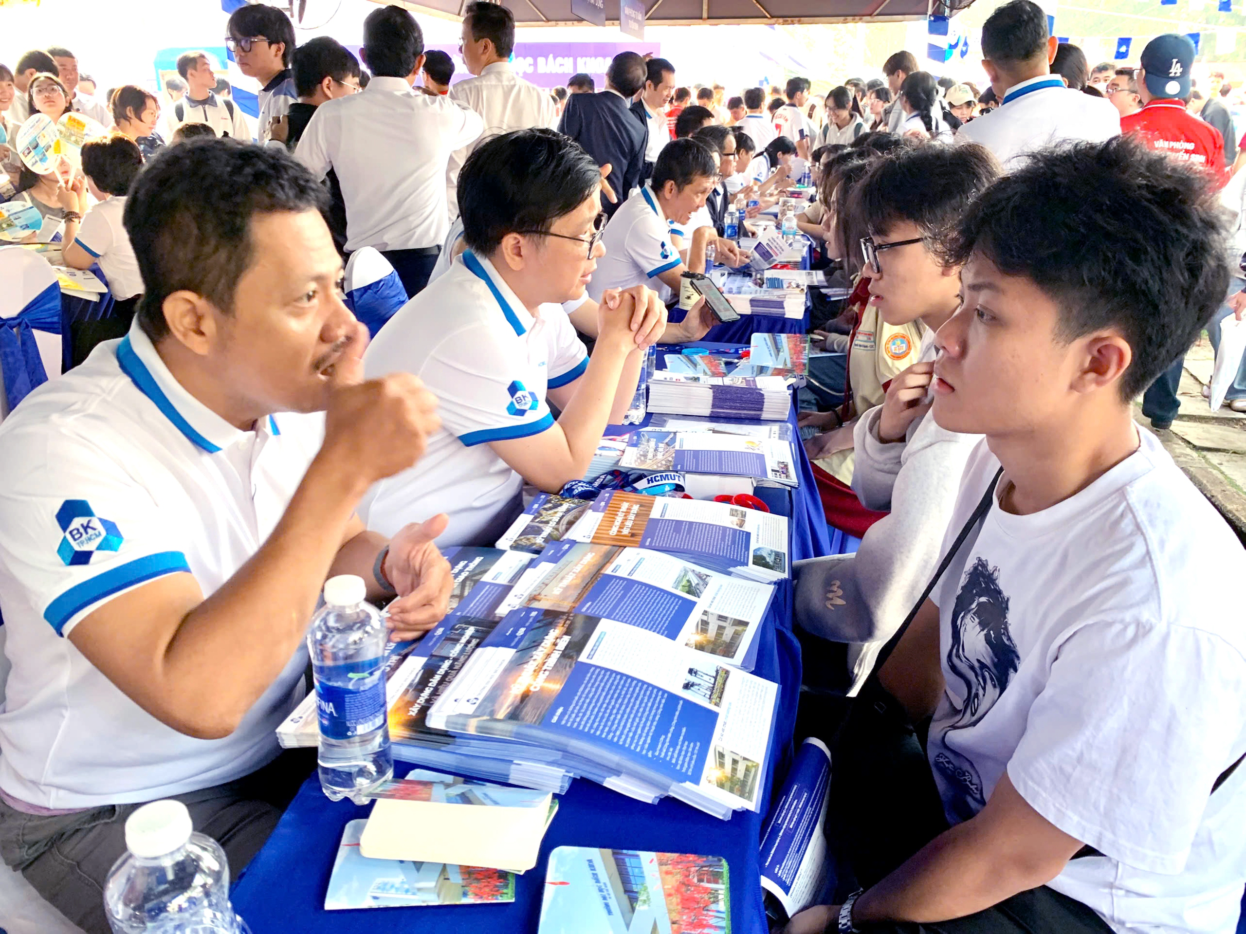 Bộ Giáo dục và Đào tạo tiếp tục siết quy đổi điểm xét tuyển đại học từ 2026 Bộ GD-ĐT tiếp tục siết quy đổi điểm xét tuyển đại học từ 2026 - Ảnh 1.