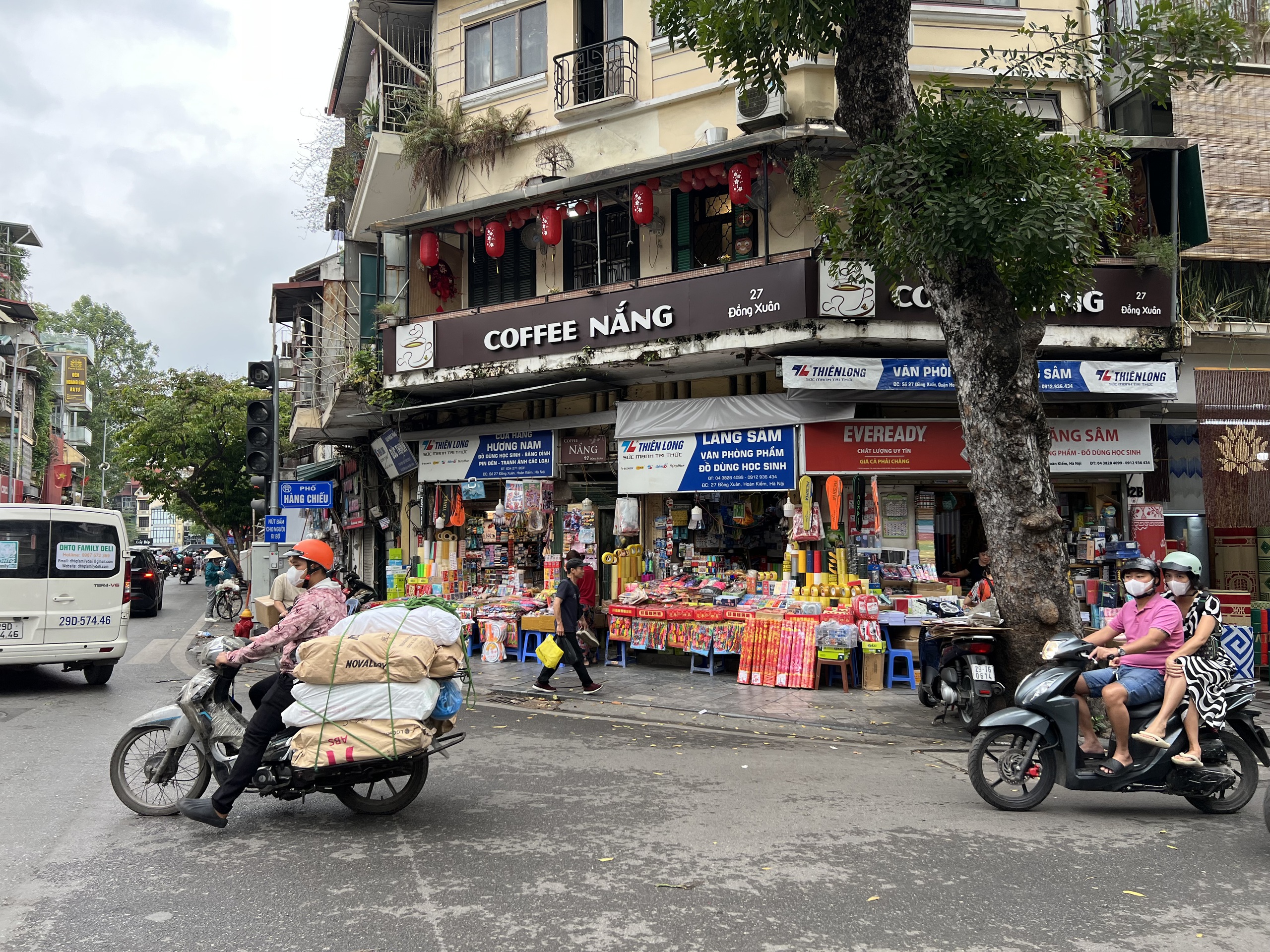 vỉa hè - Ảnh 1.