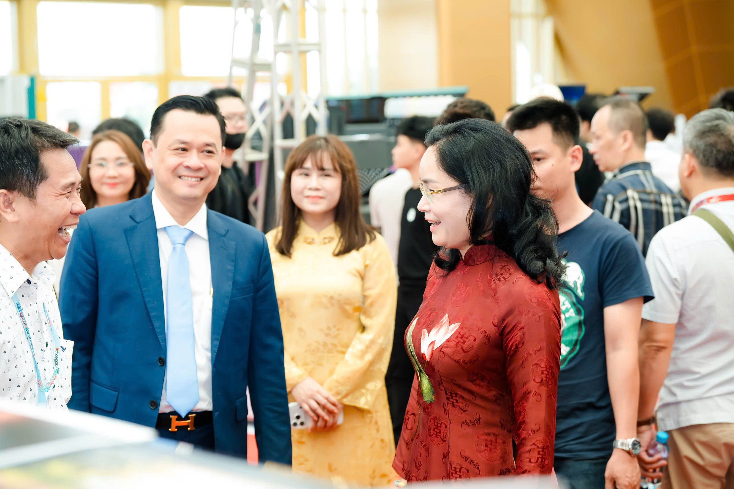 Triển lãm ngành giấy, bao bì và quảng cáo: Cuộc trình diễn tiêu dùng xanh và công nghệ mới - Ảnh 1.
