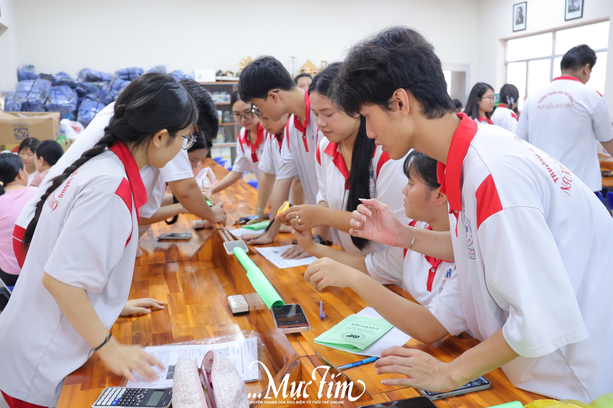 Học mà chơi, chơi mà học tại Sân chơi STEM liên môn Trường THPT Nguyễn Hữu Thọ - Ảnh 14.