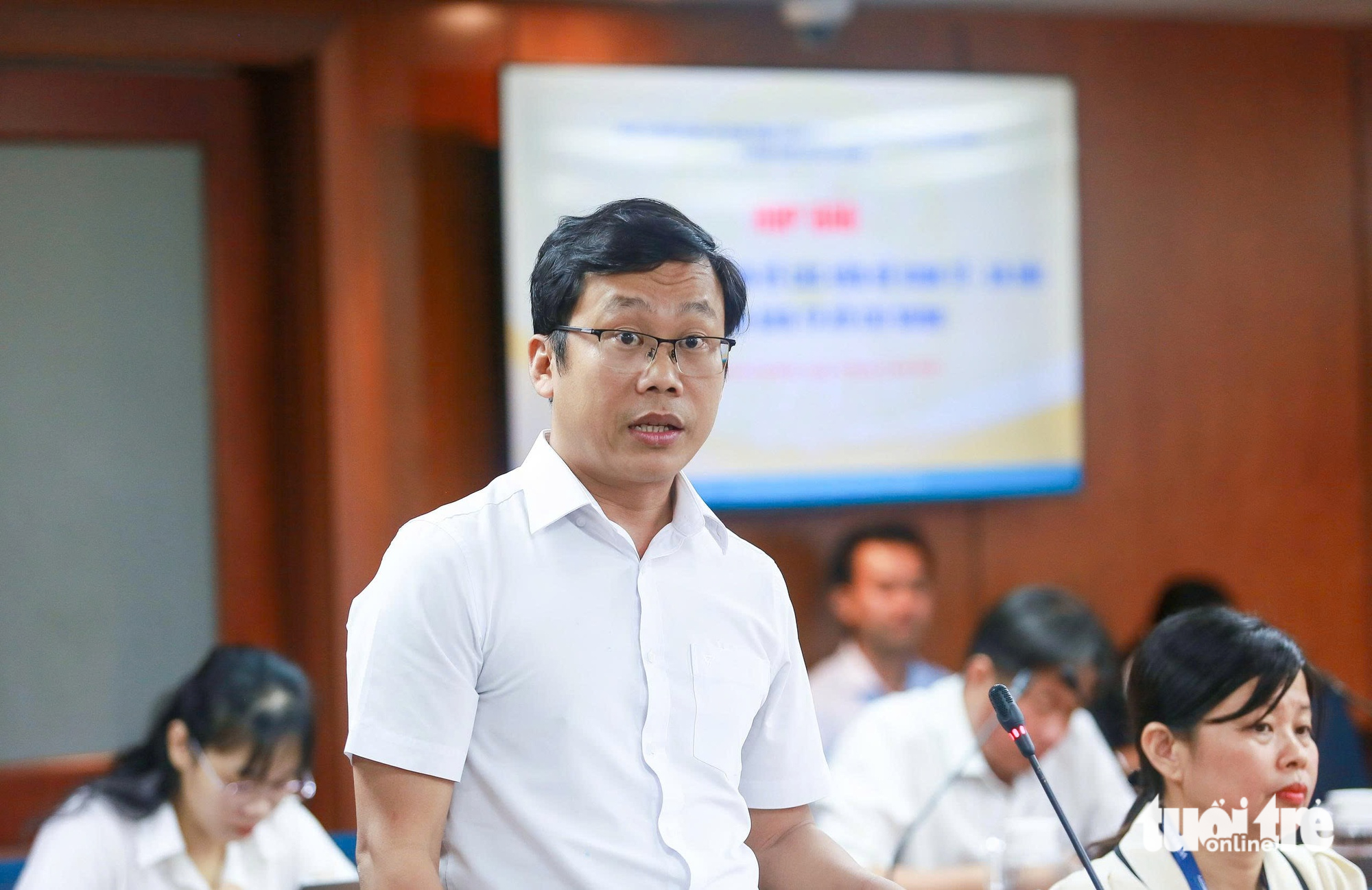 - Ảnh 1. Sở Xây dựng TP.HCM đã gửi 75 văn bản đề nghị xử lý tình trạng lấn chiếm nhà chờ xe buýt - Ảnh 1.