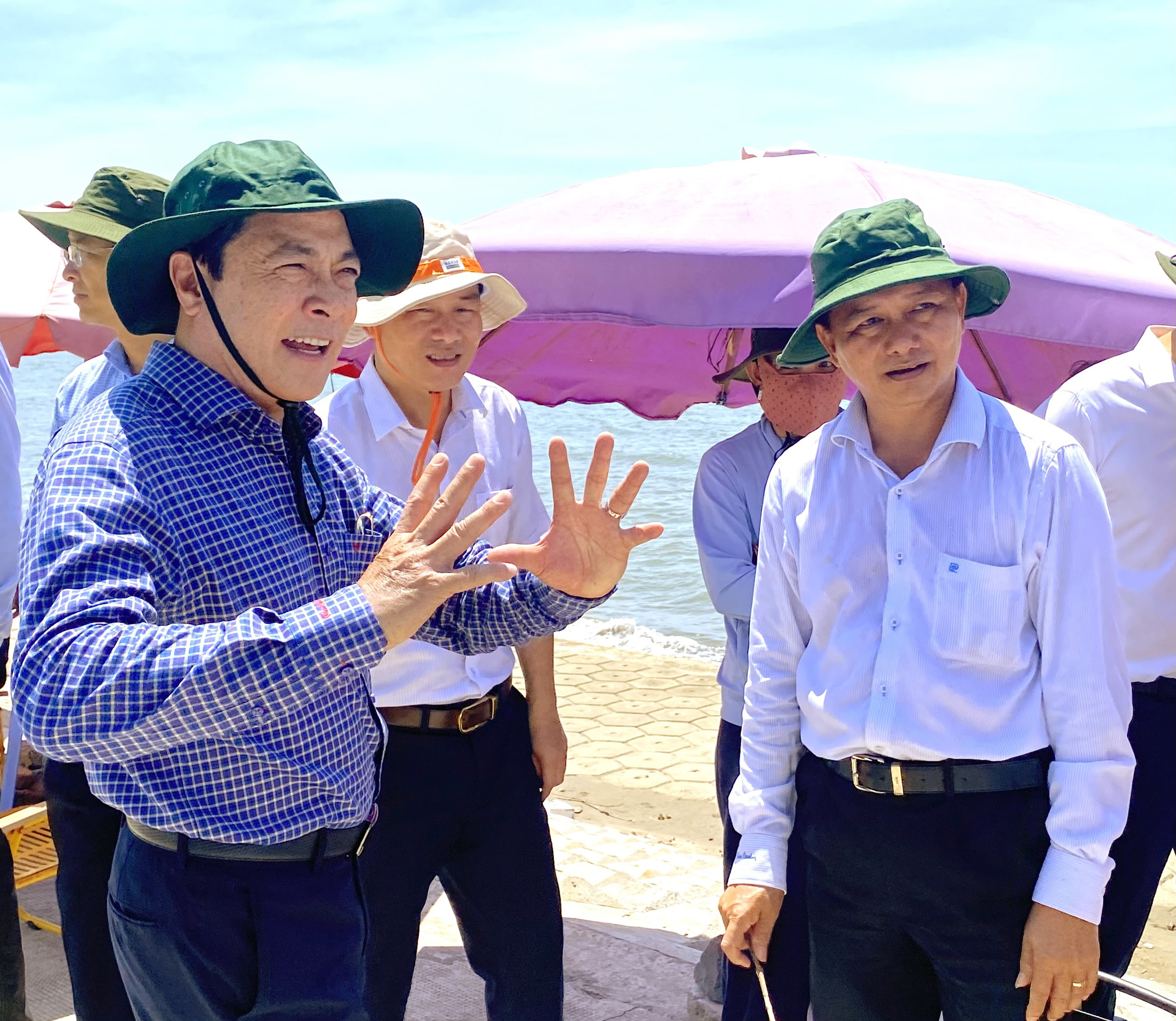 Quy hoạch bãi biển Ba Động thành địa điểm du lịch hấp dẫn Quy hoạch bãi biển Ba Động thành địa điểm du lịch hấp dẫn - Ảnh 1.