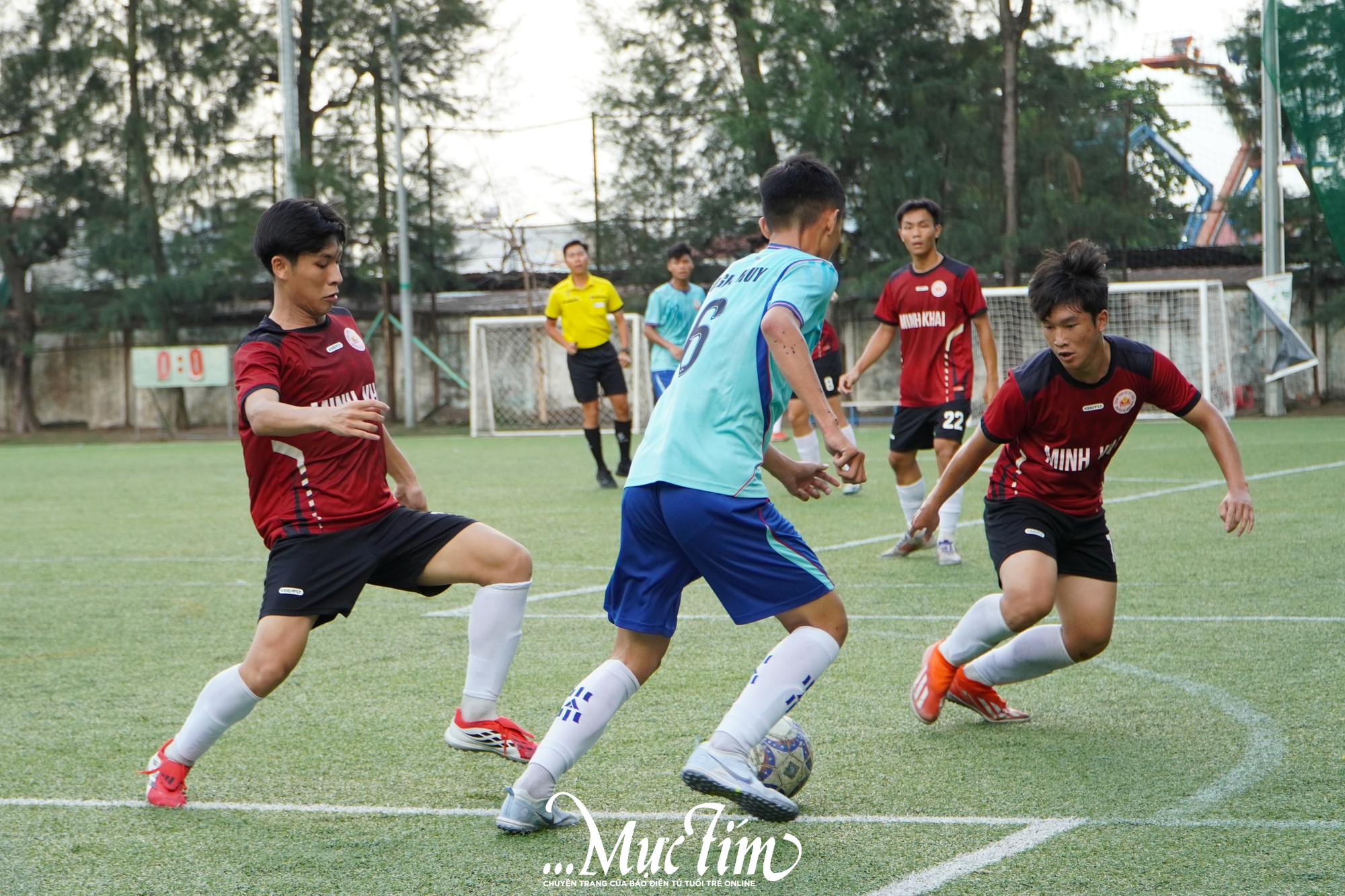 Thắng trên chấm luân lưu, Trường PTNK TDTT Bình Chánh vào chung kết bóng đá nam - Ảnh 2.