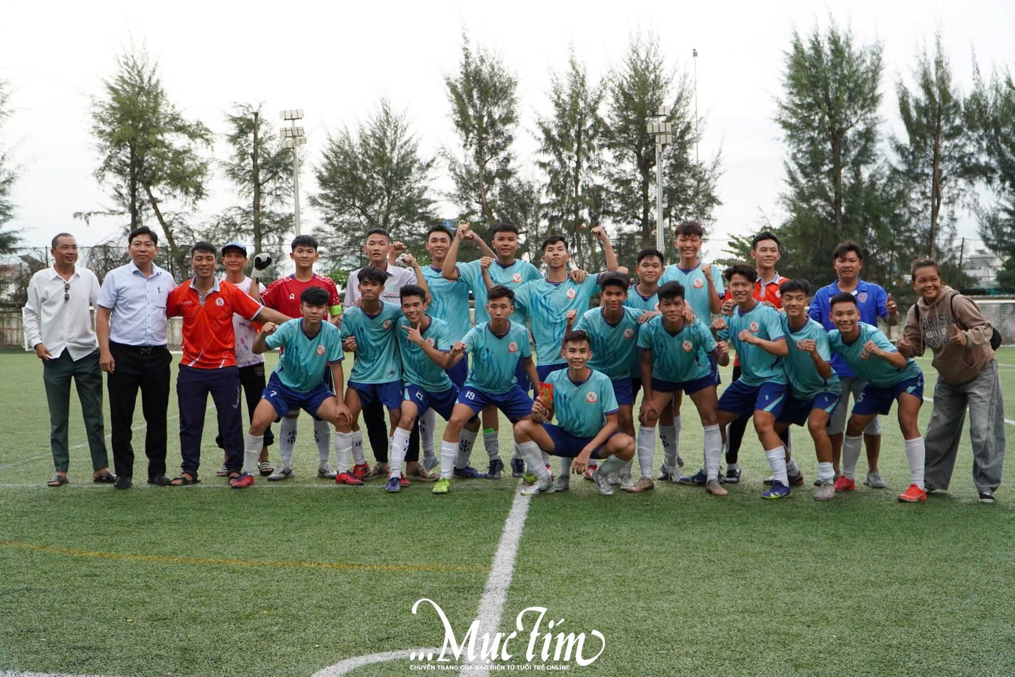 Thắng trên chấm luân lưu, Trường PTNK TDTT Bình Chánh vào chung kết bóng đá nam - Ảnh 5.