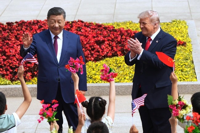Những hình ảnh đáng nhớ trong chuyến thăm Trung Quốc của ông Trump - Ảnh 1.