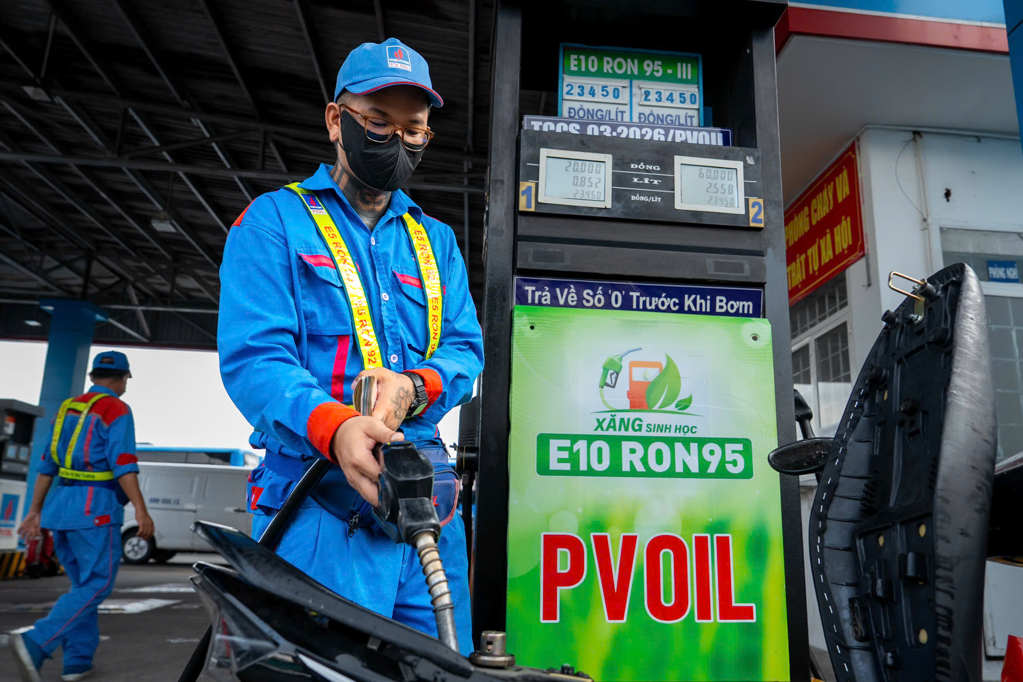 Xăng E10 được bán diện rộng tại PVOIL Sài Gòn, những phản hồi đầu tiên của khách hàng - Ảnh 5.