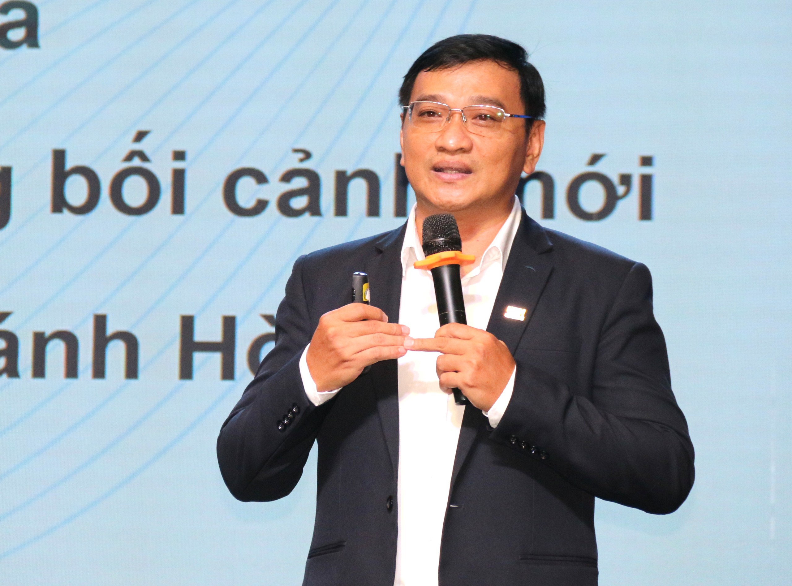 Tích hợp AI vào vận hành doanh nghiệp, chuyển từ quản trị cảm tính sang quản trị dữ liệu - Ảnh 1. Tích hợp AI vào vận hành doanh nghiệp, chuyển từ quản trị cảm tính sang quản trị dữ liệu - Ảnh 1.