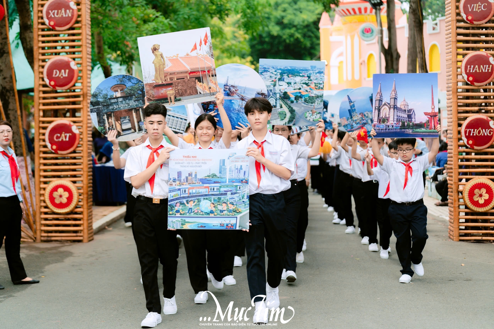 Đội viên TP.HCM diễu hành chào mừng kỷ niệm 85 năm Ngày thành lập Đội TNTP Hồ Chí Minh - Ảnh 12.