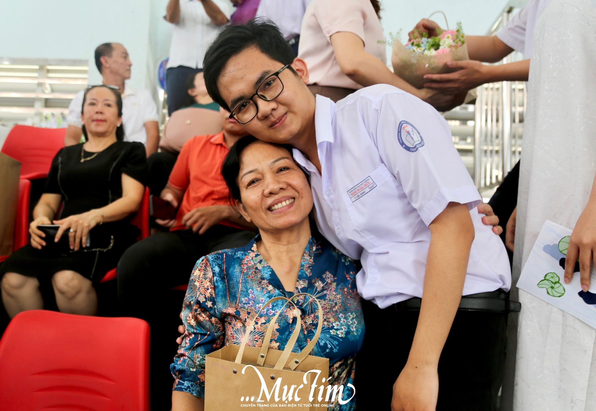 Học trò THPT Trịnh Hoài Đức cất lên những lời chưa kịp nói- Ảnh 9.