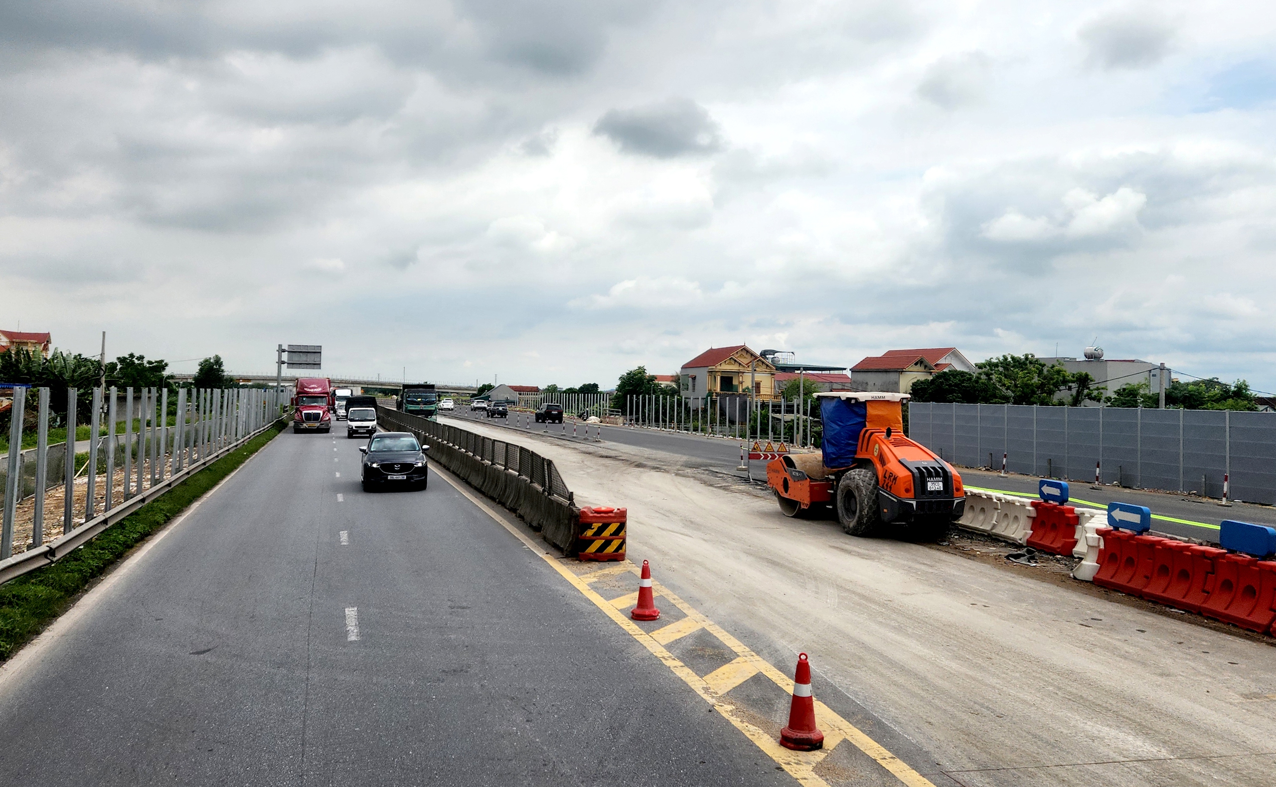 đường cao tốc - Ảnh 1.