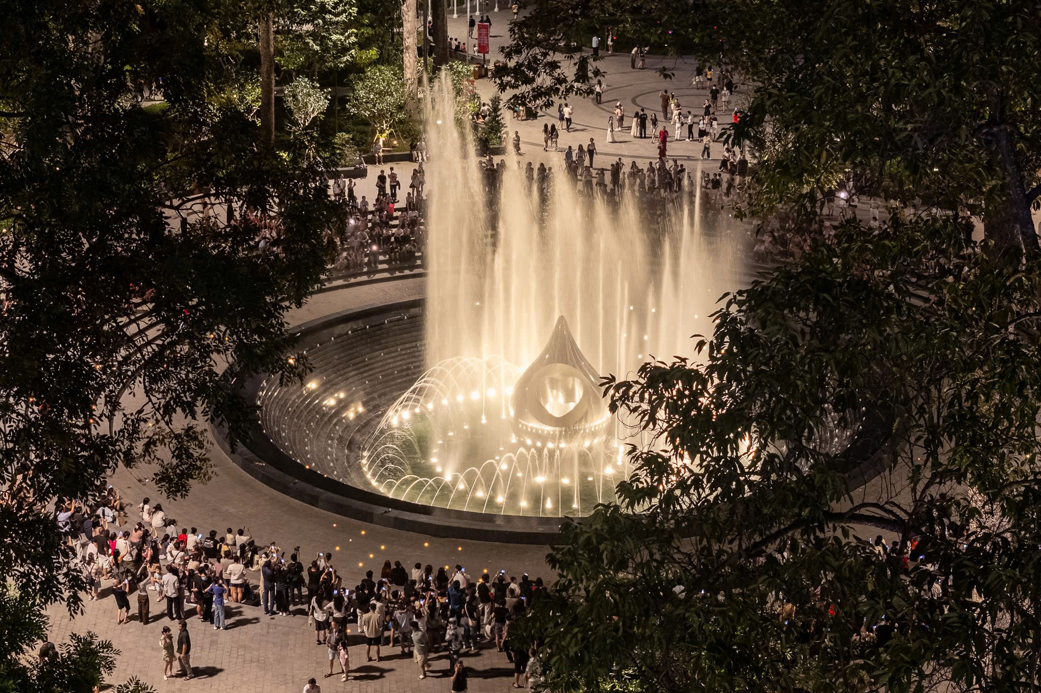cầu đi bộ ngàn tỉ - Ảnh 3.