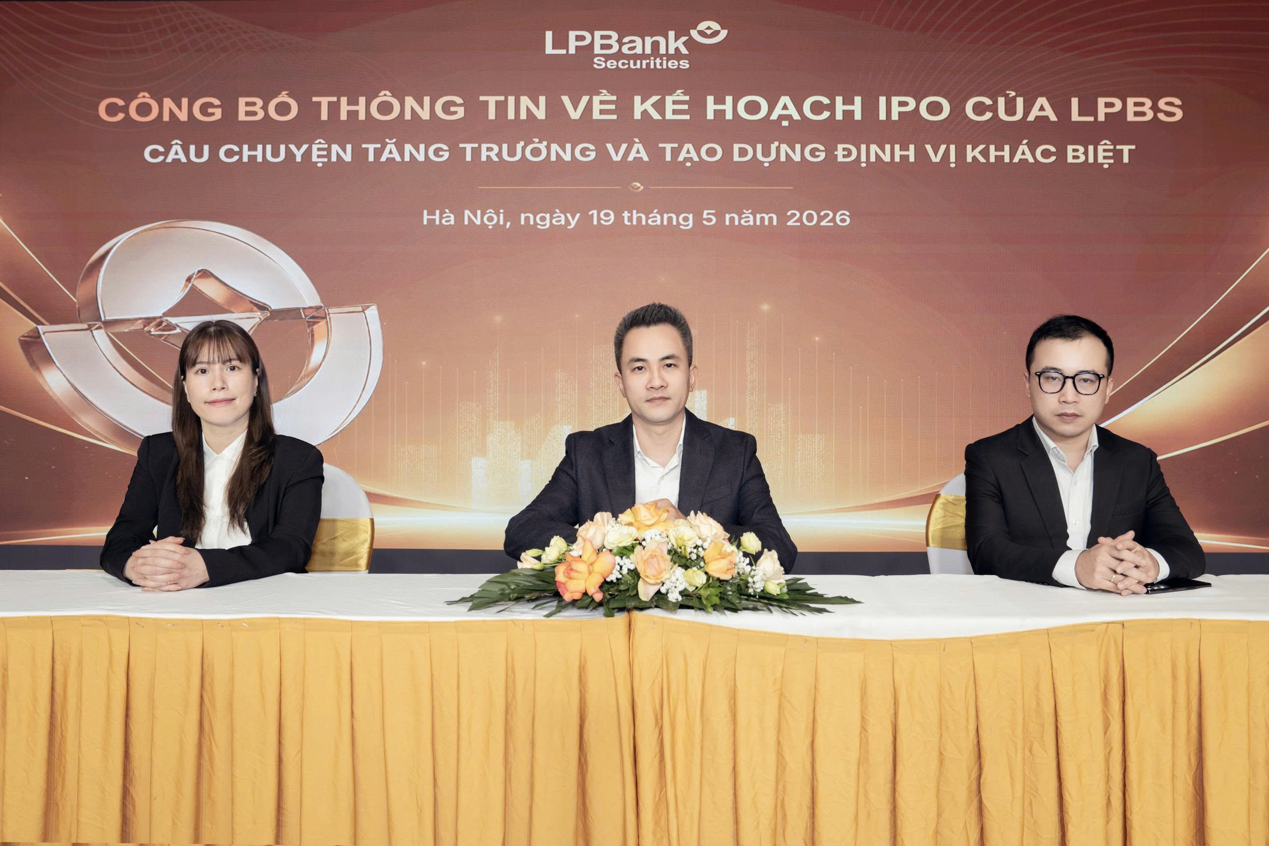 Chứng khoán LPBank sắp IPO, giá bán 30.000 đồng/cổ phiếu, vốn dự kiến tăng 14.086 tỉ đồng - Ảnh 1.