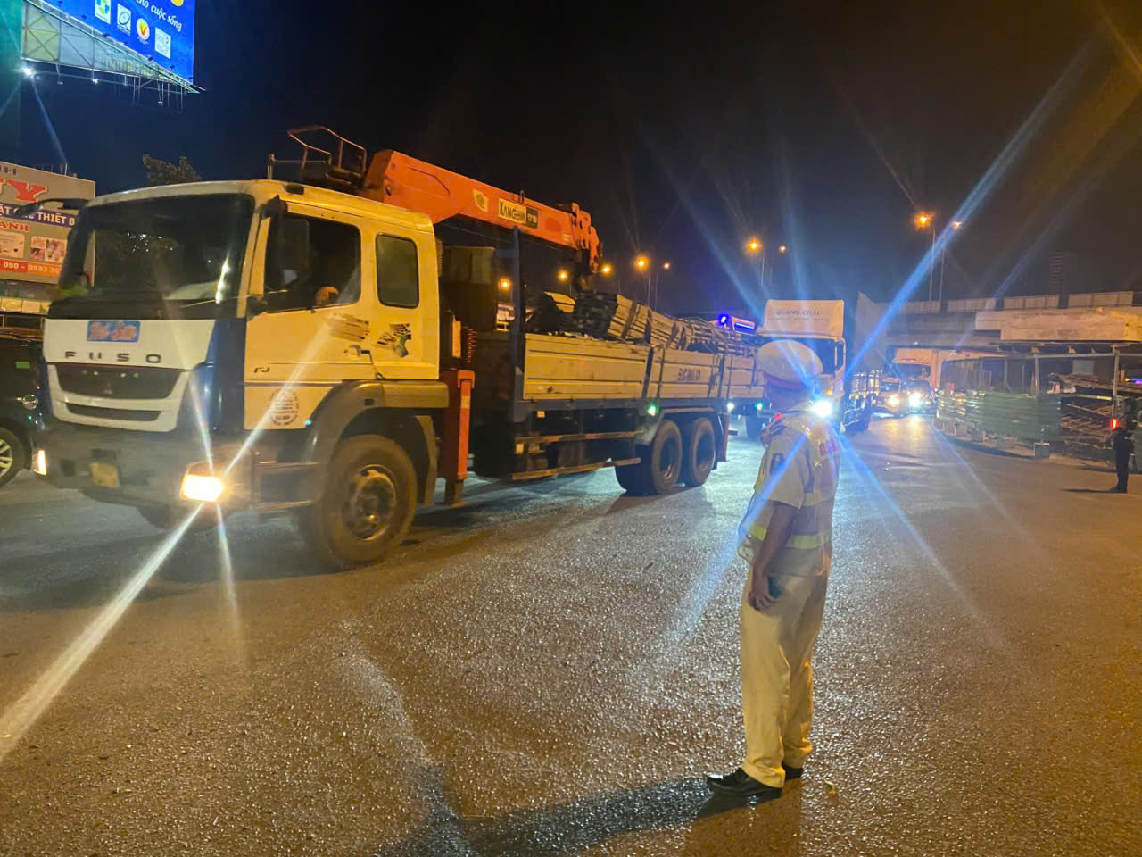 Cao tốc kẹt cứng từ Long Thành - nút An Phú, CSGT khuyến cáo đi quốc lộ 1 - Ảnh 7.