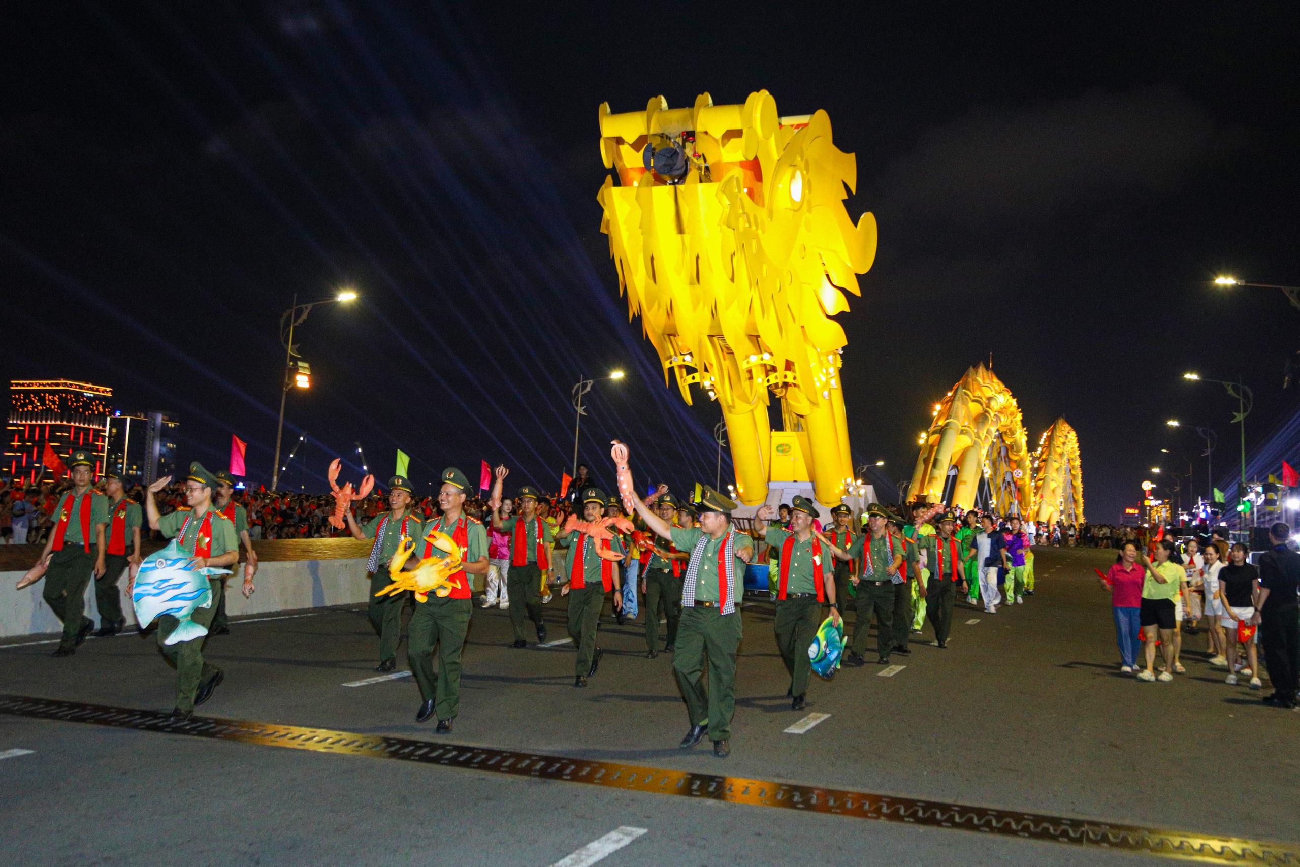 cầu Rồng - Ảnh 8.