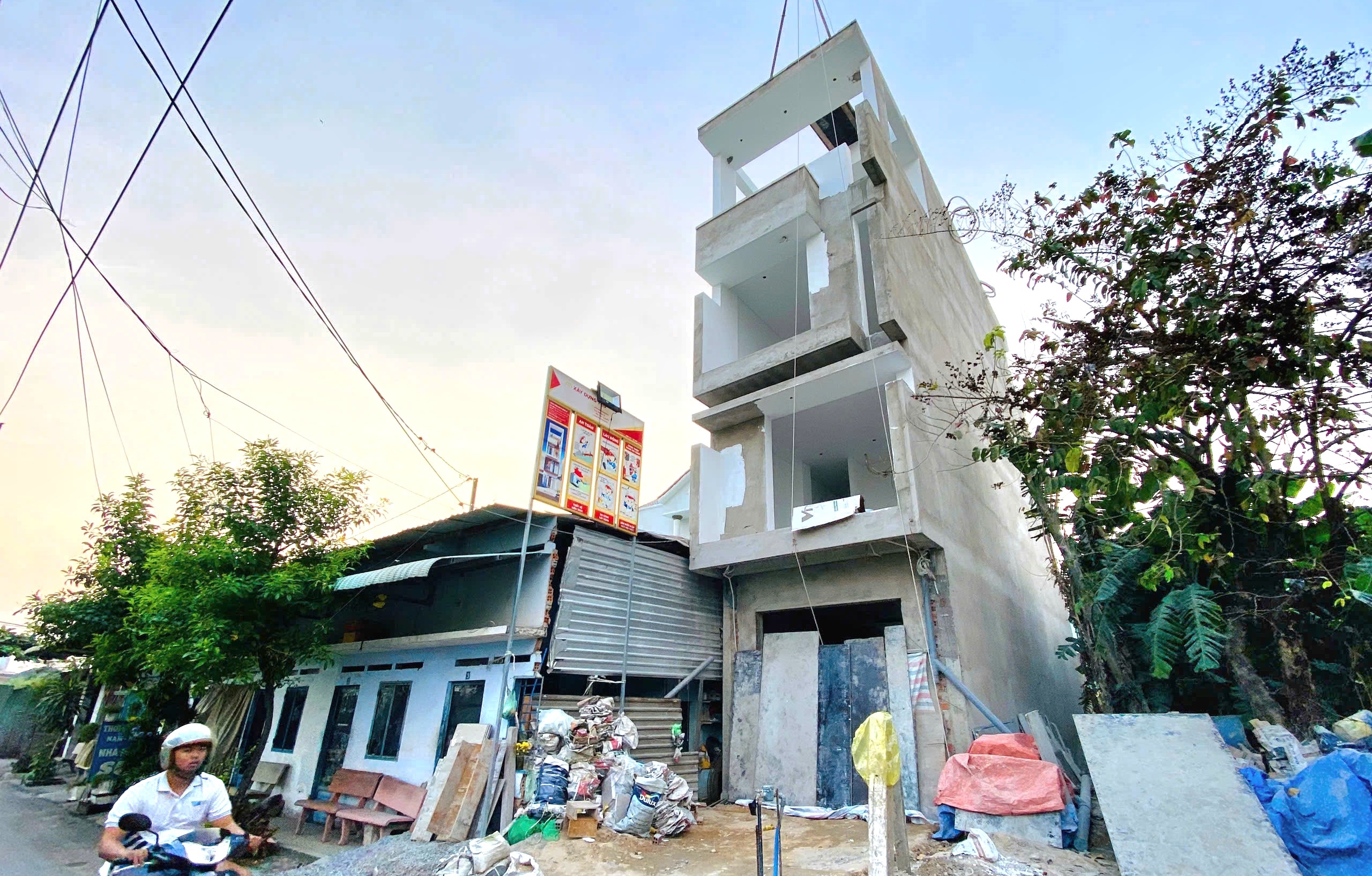 TP.HCM sẽ gỡ vướng cấp giấy phép xây dựng nhà ở riêng lẻ trước 15-6 - Ảnh 1.
