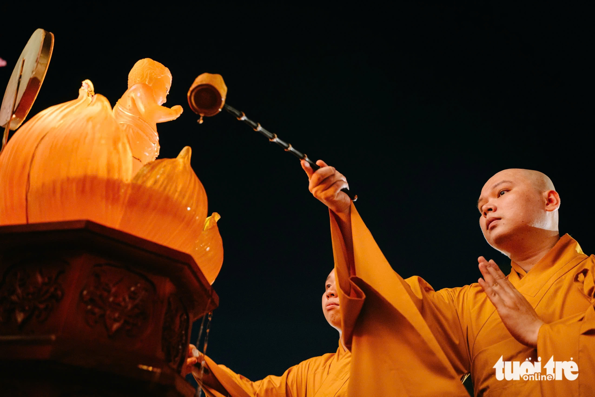 Những lưu ý khi thực hiện nghi lễ tắm Phật tại gia mùa Phật đản - Ảnh 2. tắm Phật - Ảnh 2.