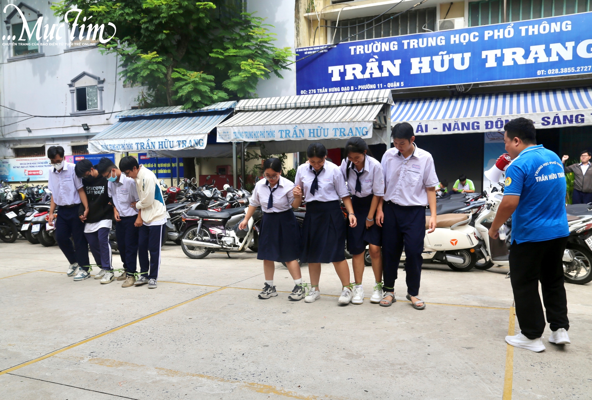 Trường THPT Trần Hữu Trang biến giờ ra chơi thành sân chơi sôi động - Ảnh 1.