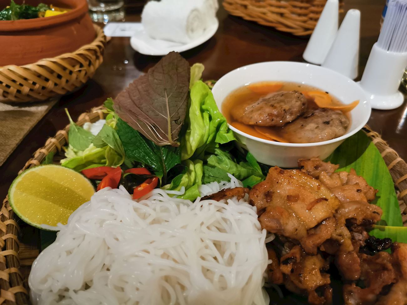 Bún chả - Ảnh 1.