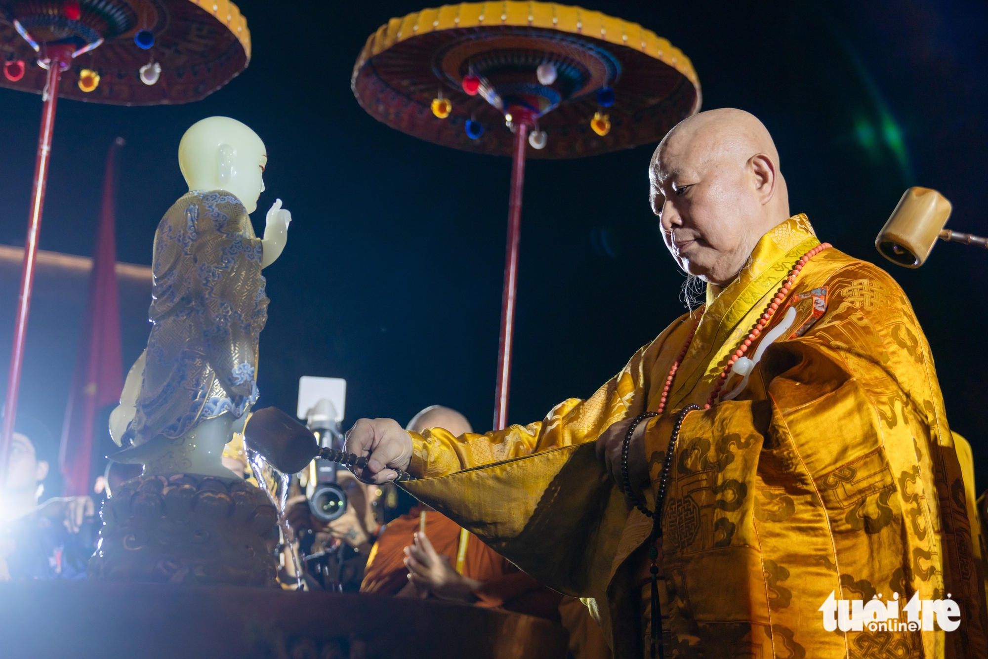 Hàng ngàn tăng ni, phật tử, nghệ sĩ tham gia lễ rước và tắm Phật mùa Phật đản tại TP.HCM - Ảnh 3. Phật đản - Ảnh 3.