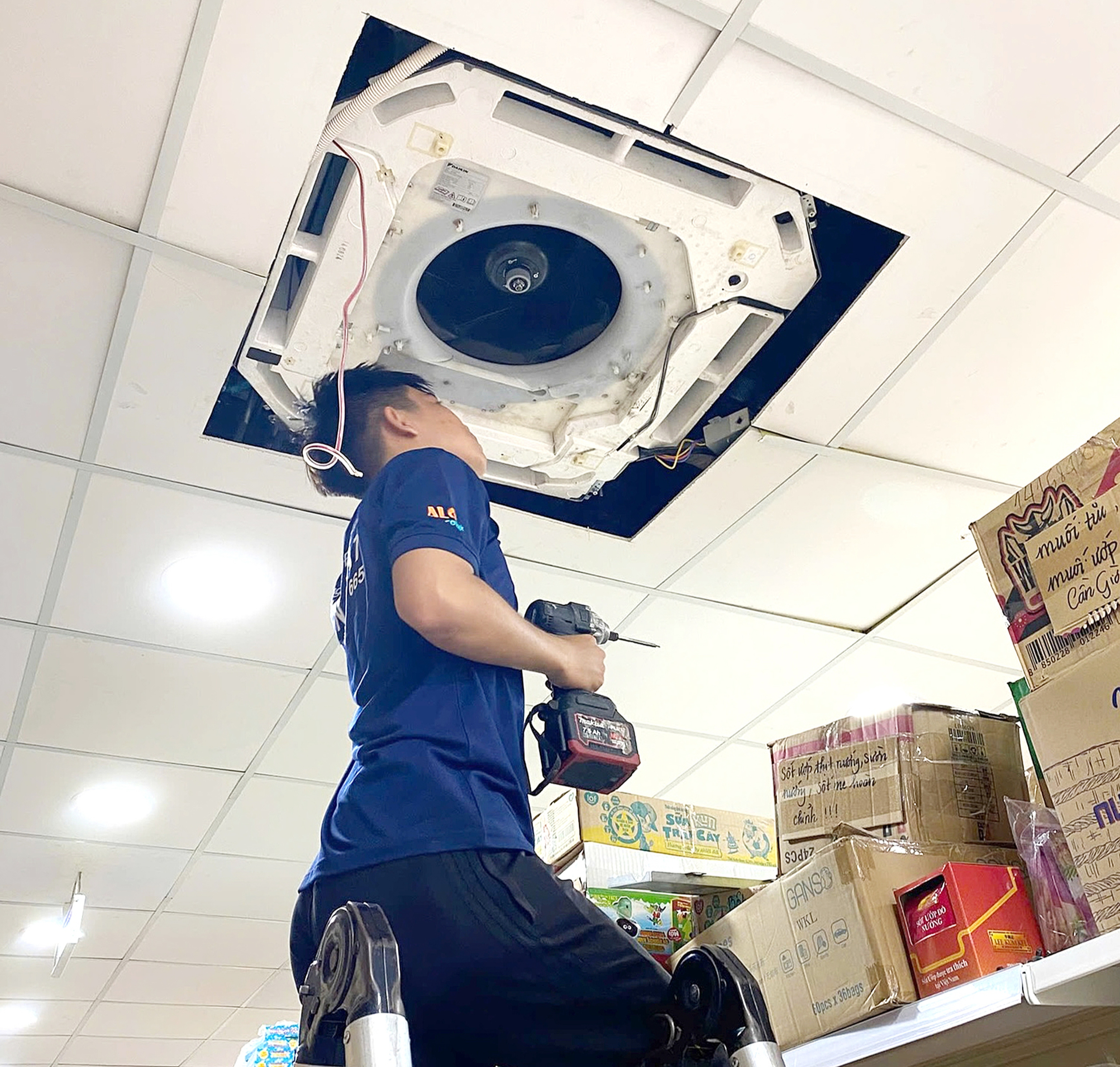 Lên app tìm thợ như gọi xe công nghệ - Ảnh 1. app - Ảnh 1.