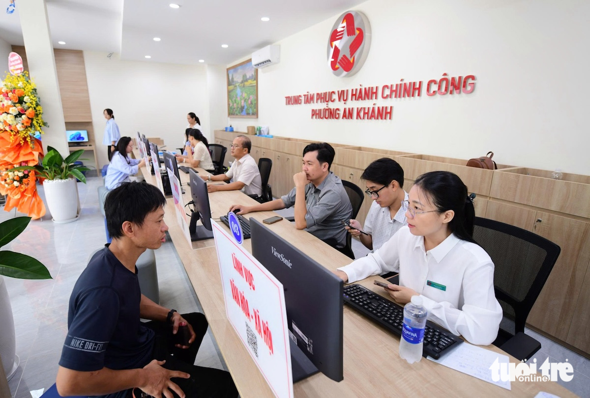 cán bộ - Ảnh 1.