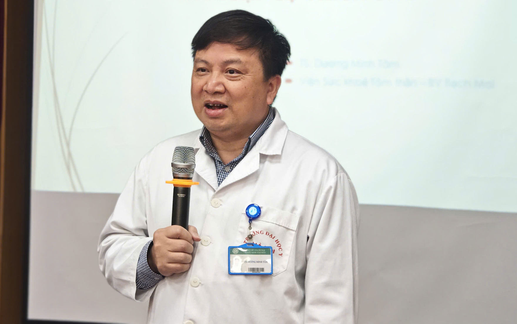 Nắng nóng cực đoan, nhiều người rối loạn sức khỏe tâm thần phải nhập viện - Ảnh 1.