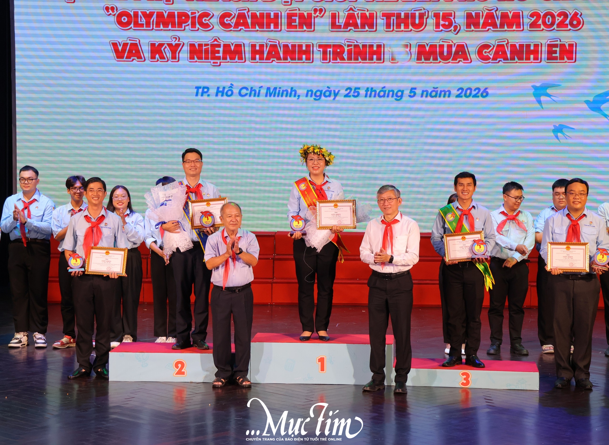 Trao giải Hội thi Phụ trách Đội giỏi TP.HCM Olympic Cánh én- Ảnh 2.