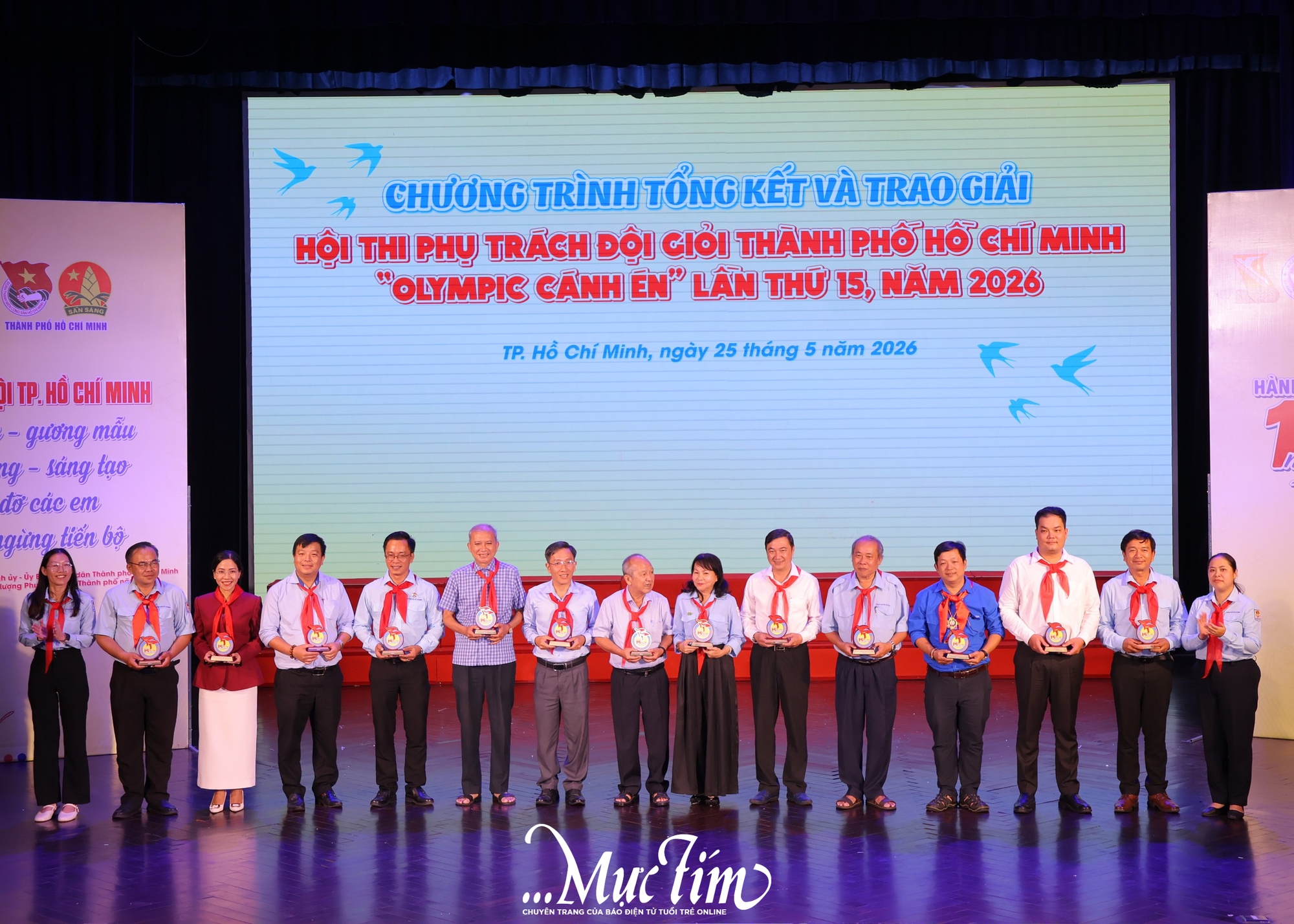 Trao giải Hội thi Phụ trách Đội giỏi TP.HCM Olympic Cánh én- Ảnh 8.