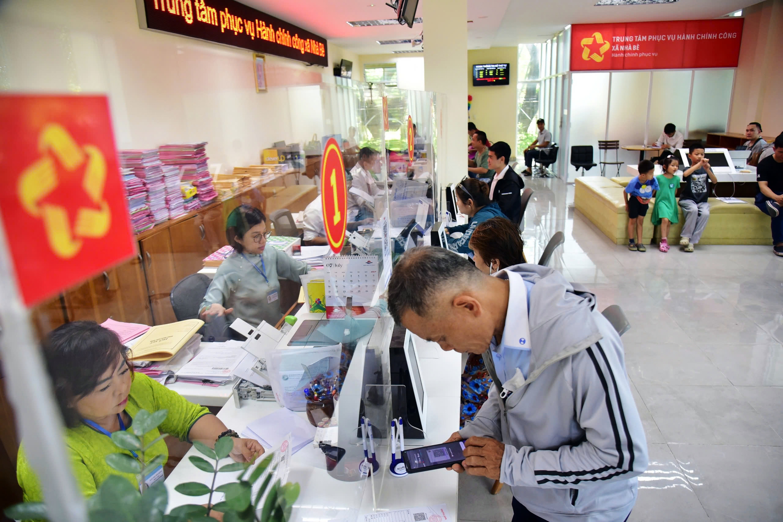 Cắt giảm thủ tục, khơi thông nguồn lực phát triển - Ảnh 5.