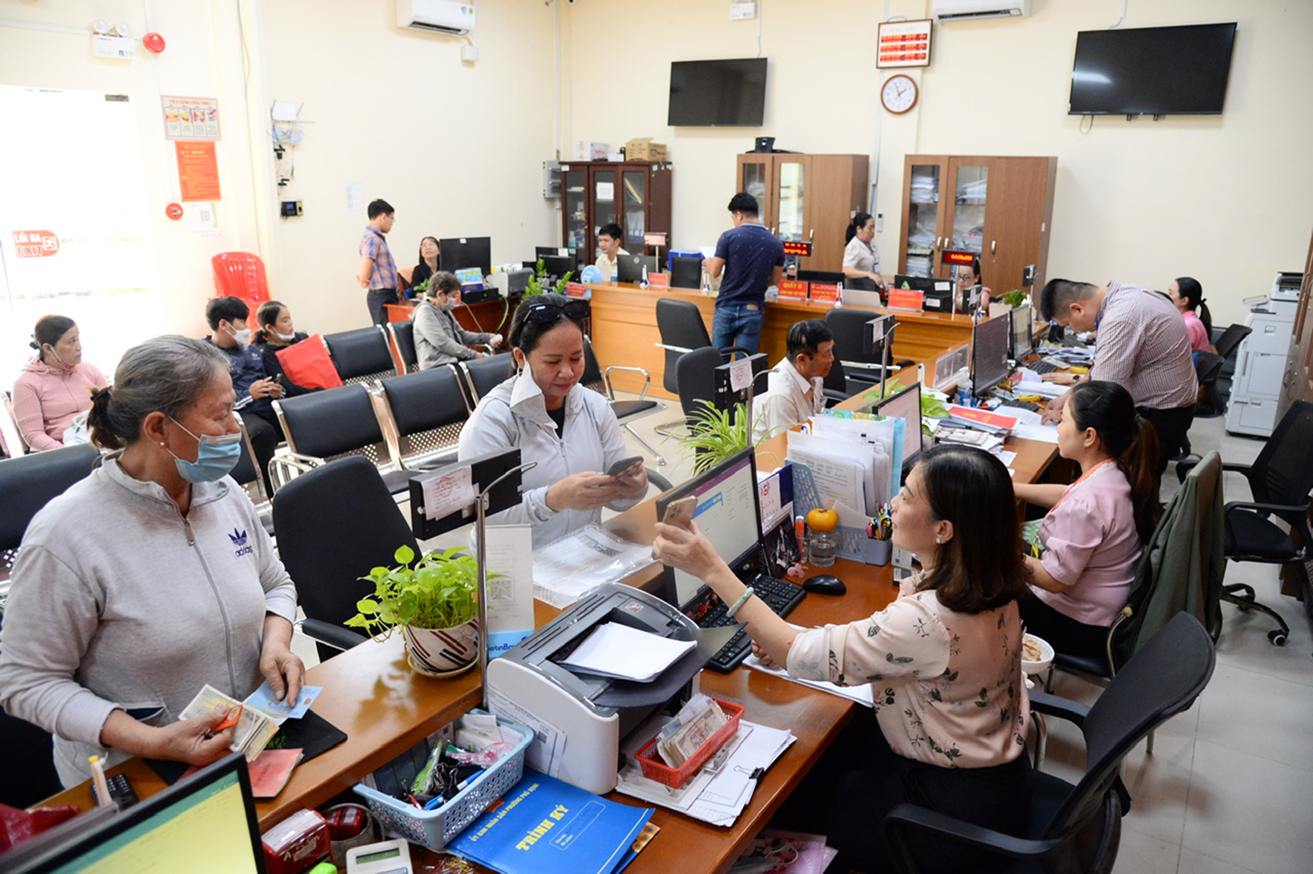 thủ tục hành chính - Ảnh 1.