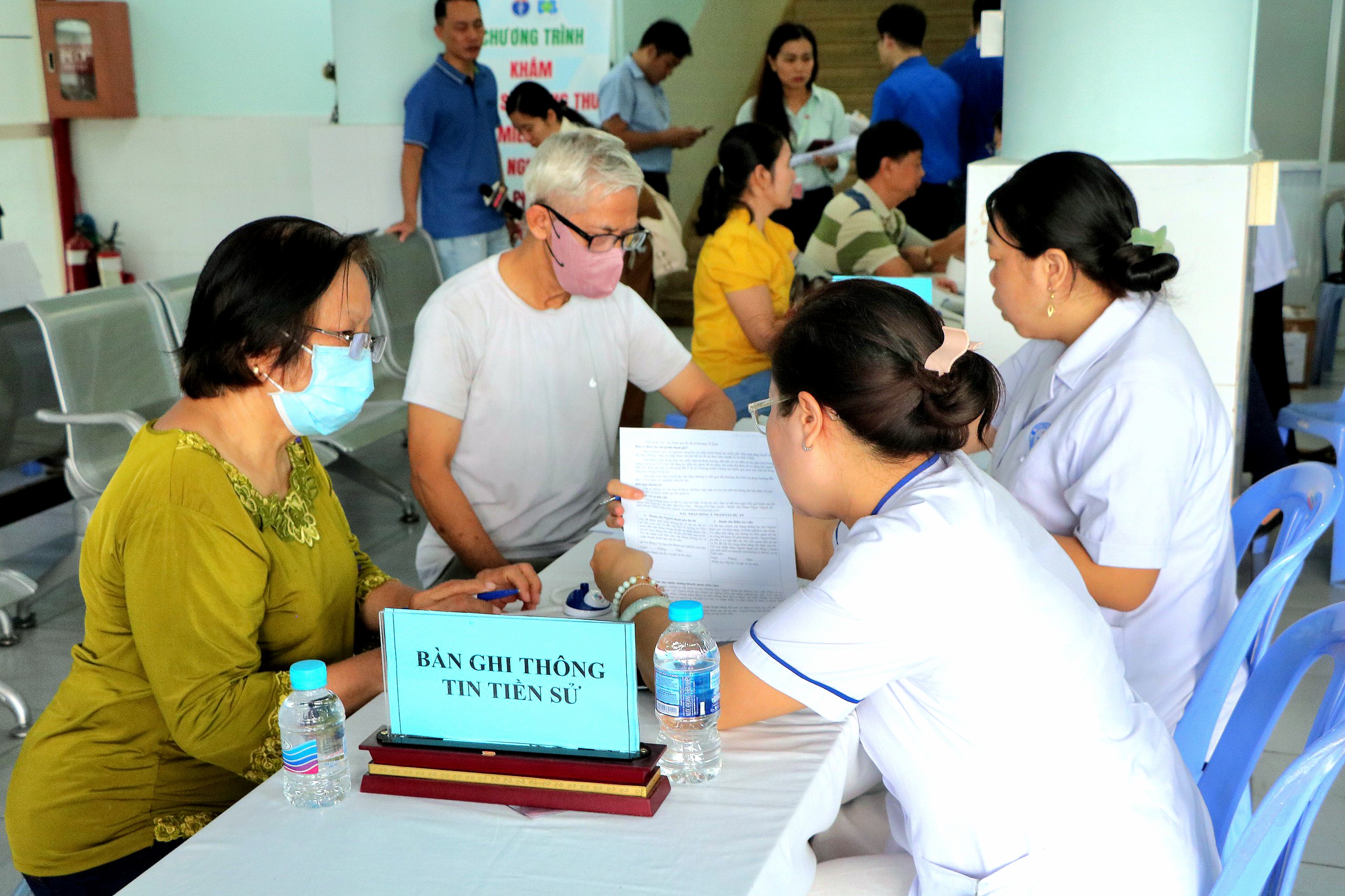 Xây 'lá chắn' bệnh tật từ xa: TP.HCM đang tăng tốc khám sức khỏe miễn phí cho toàn dân - Ảnh 1.