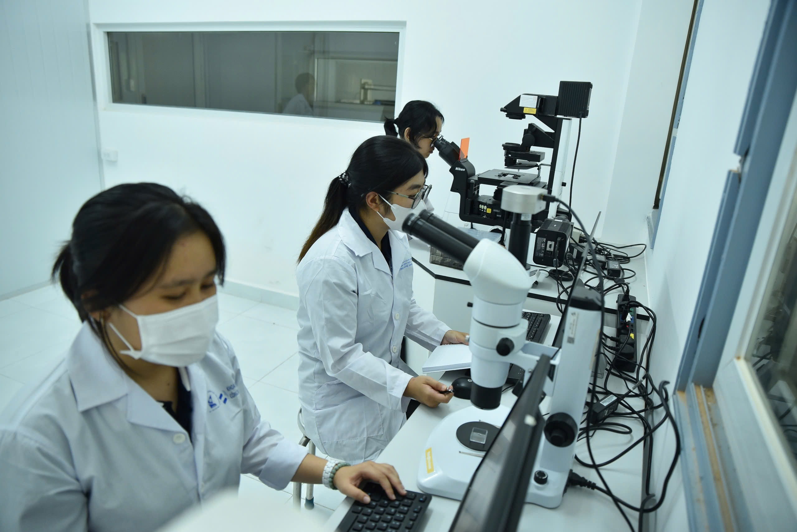 Dùng AI trong nghiên cứu khoa học phải khai báo công cụ, phiên bản và phạm vi sử dụng - Ảnh 1. nghiên cứu khoa học - Ảnh 1.