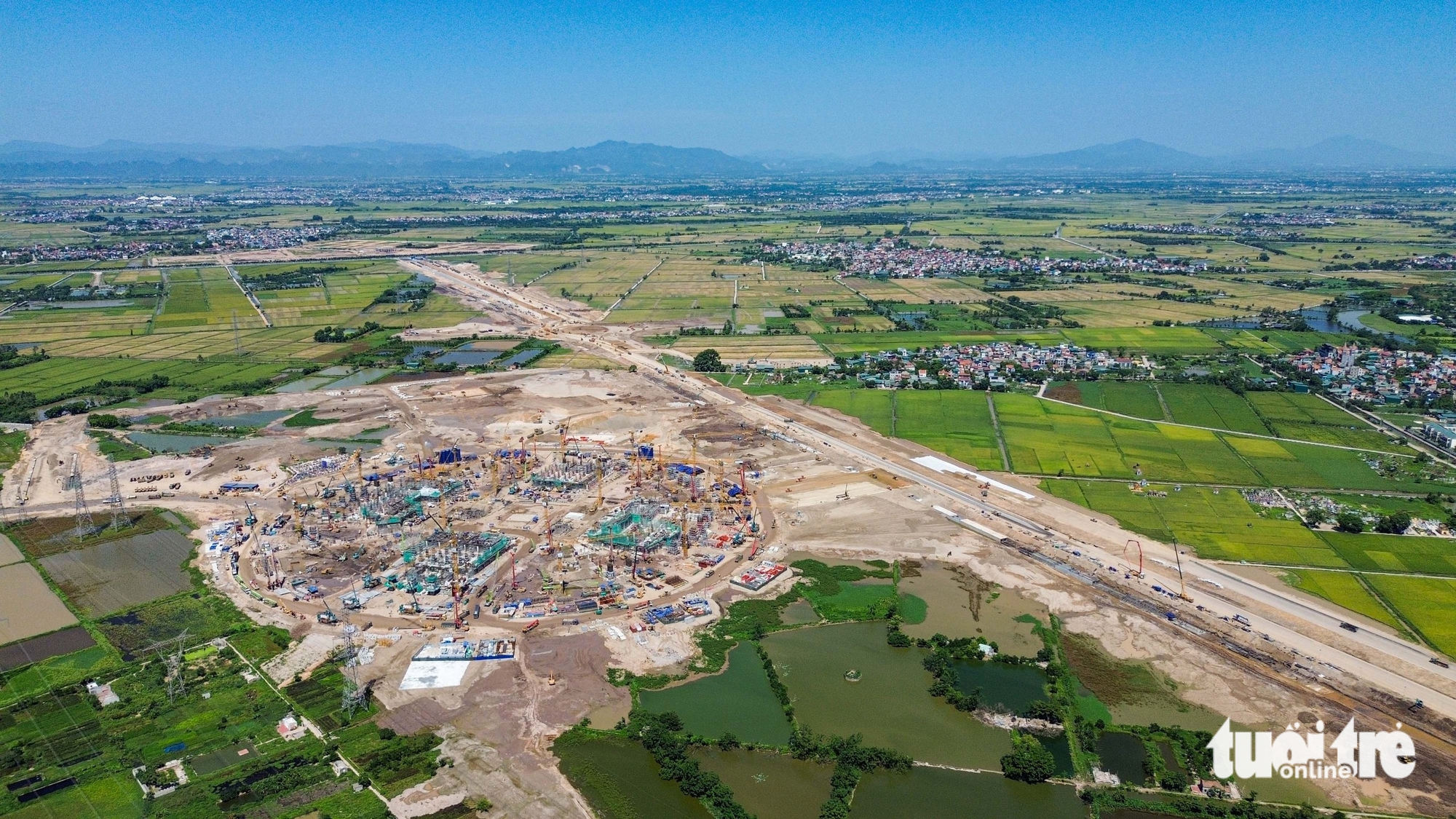 sân vận động - Ảnh 1.