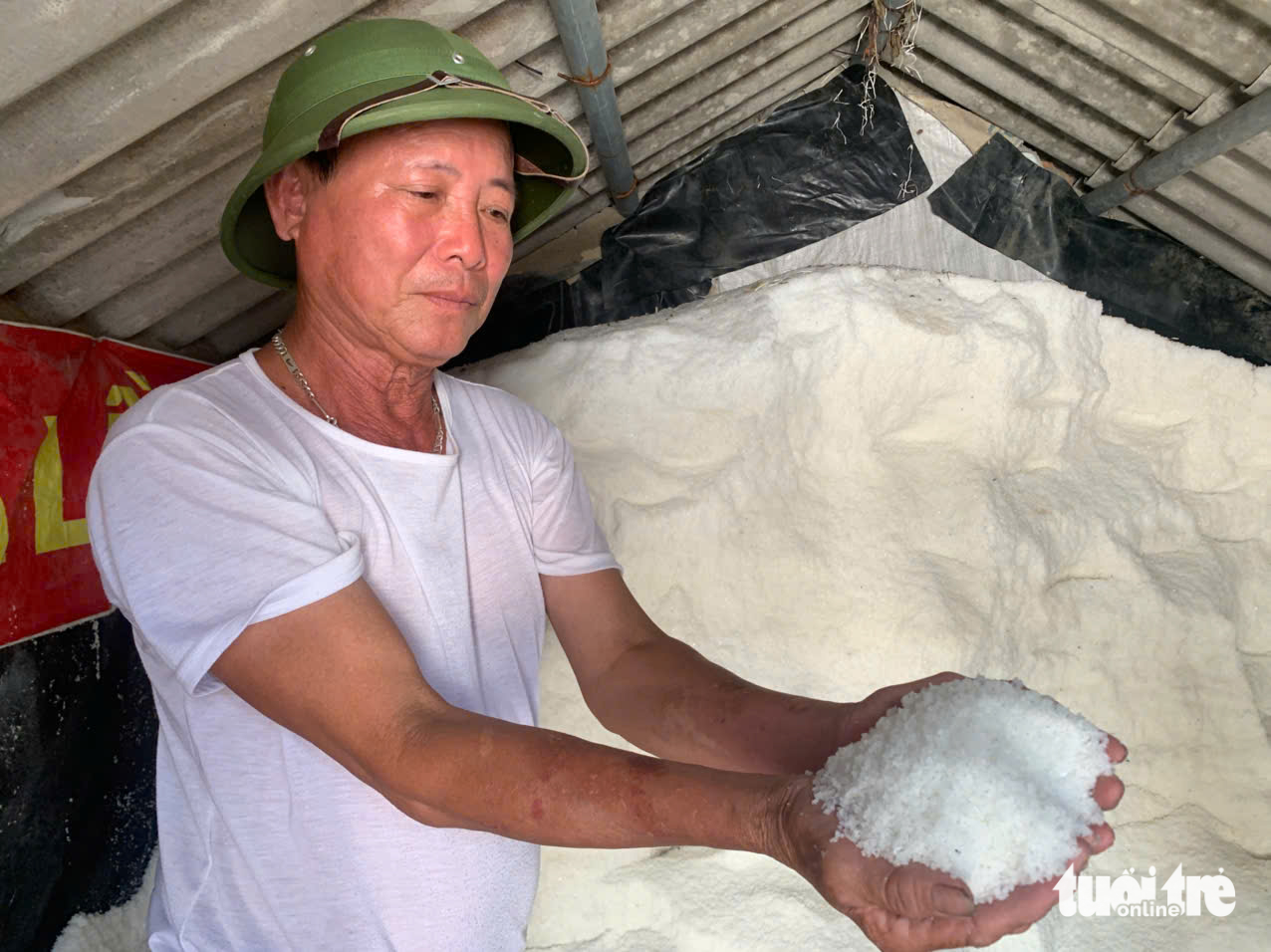 Nhọc nhằn nghề làm muối giữa trời nắng như đổ lửa - Ảnh 5.