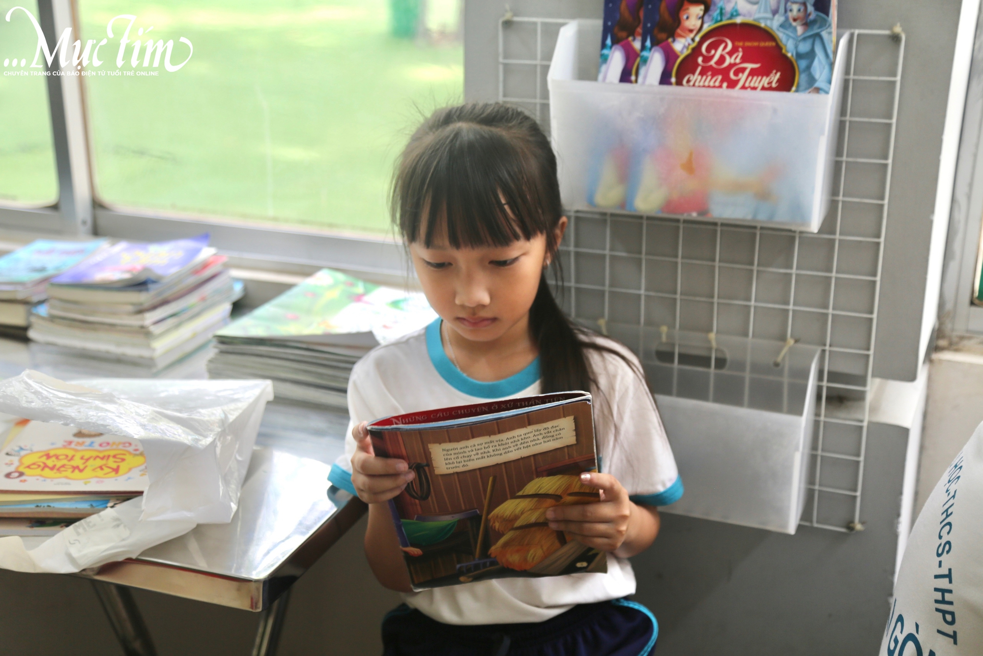 Học sinh Trường TH - THCS - THPT Nam Sài Gòn gửi yêu thương đến Tủ sách Khăn Quàng Đỏ- Ảnh 3. Học sinh Trường TH - THCS - THPT Nam Sài Gòn gửi yêu thương đến Tủ sách Khăn Quàng Đỏ- Ảnh 3.