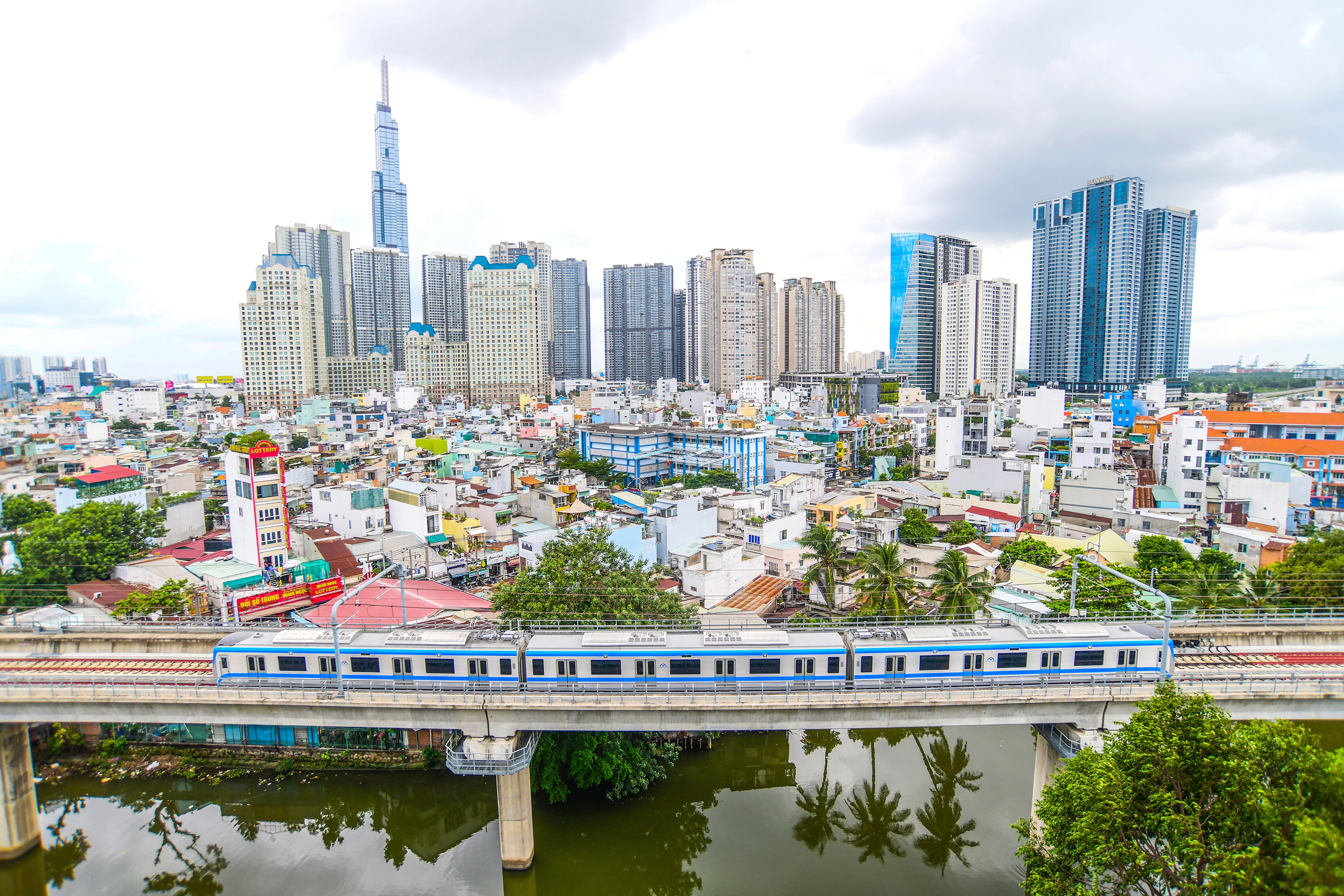 cực tăng trưởng - Ảnh 1.