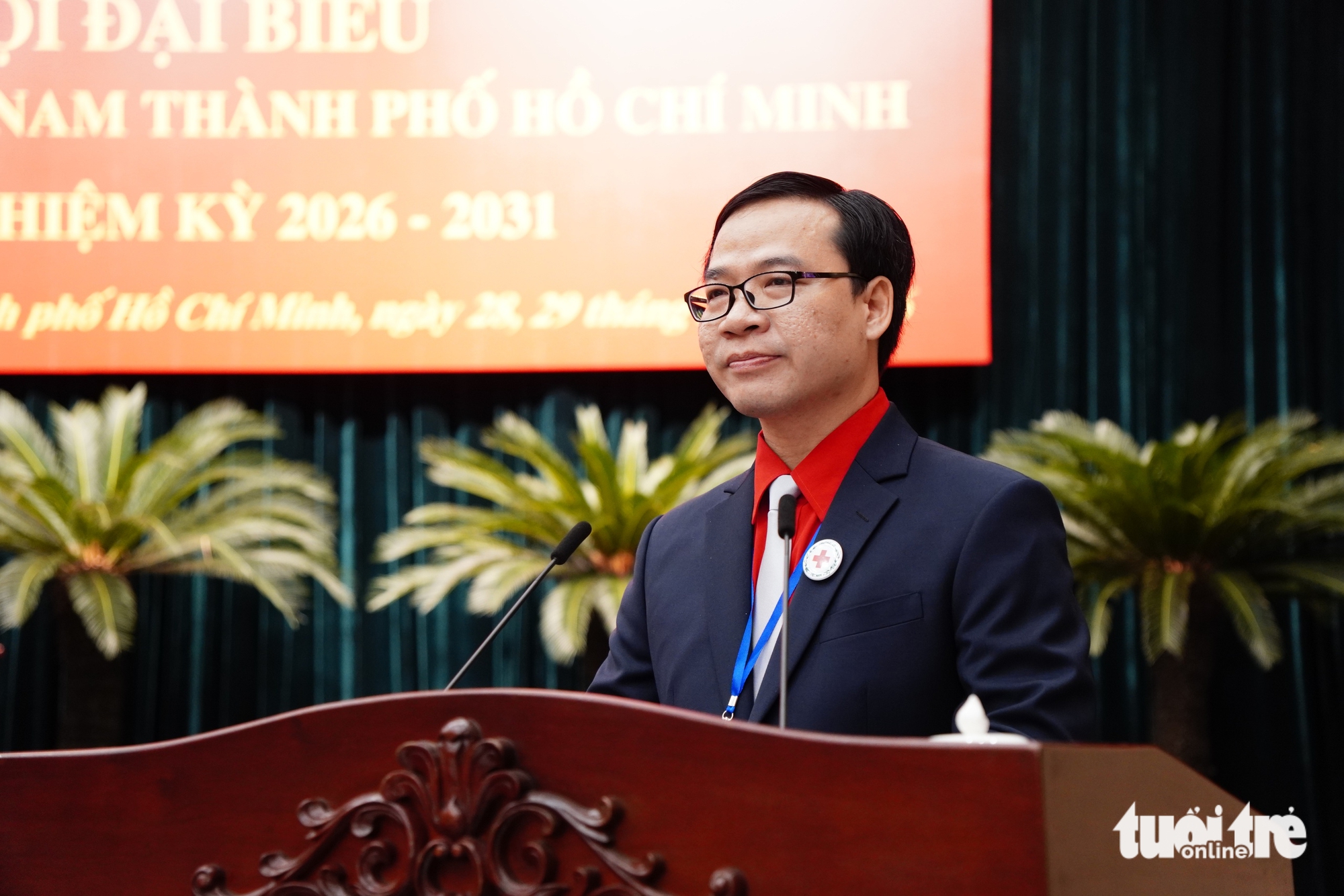 chữ thập đỏ - Ảnh 2.