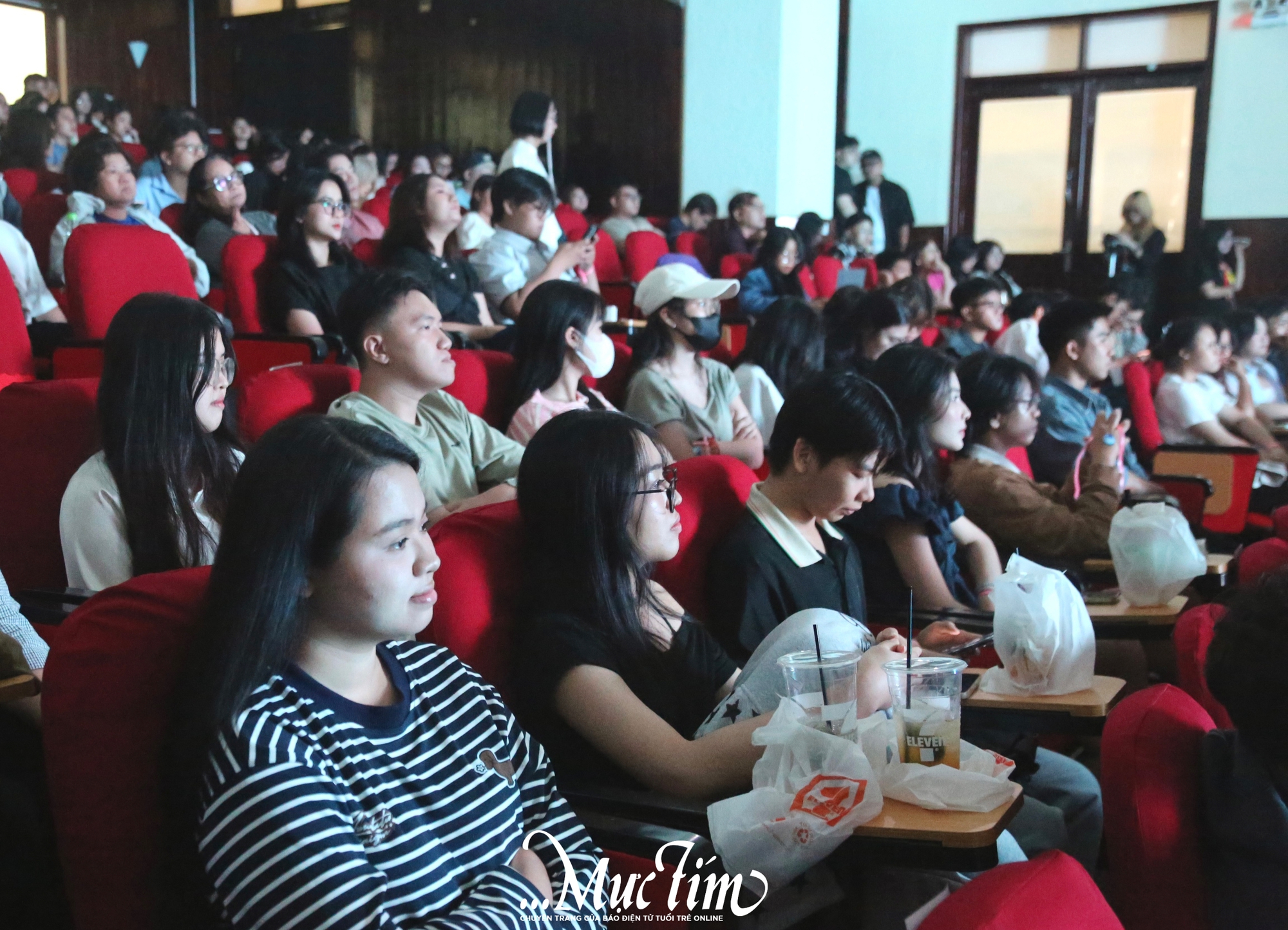 Đêm cải lương của sinh viên Nhân văn cháy vé với vở Thái hậu Dương Vân Nga- Ảnh 6.