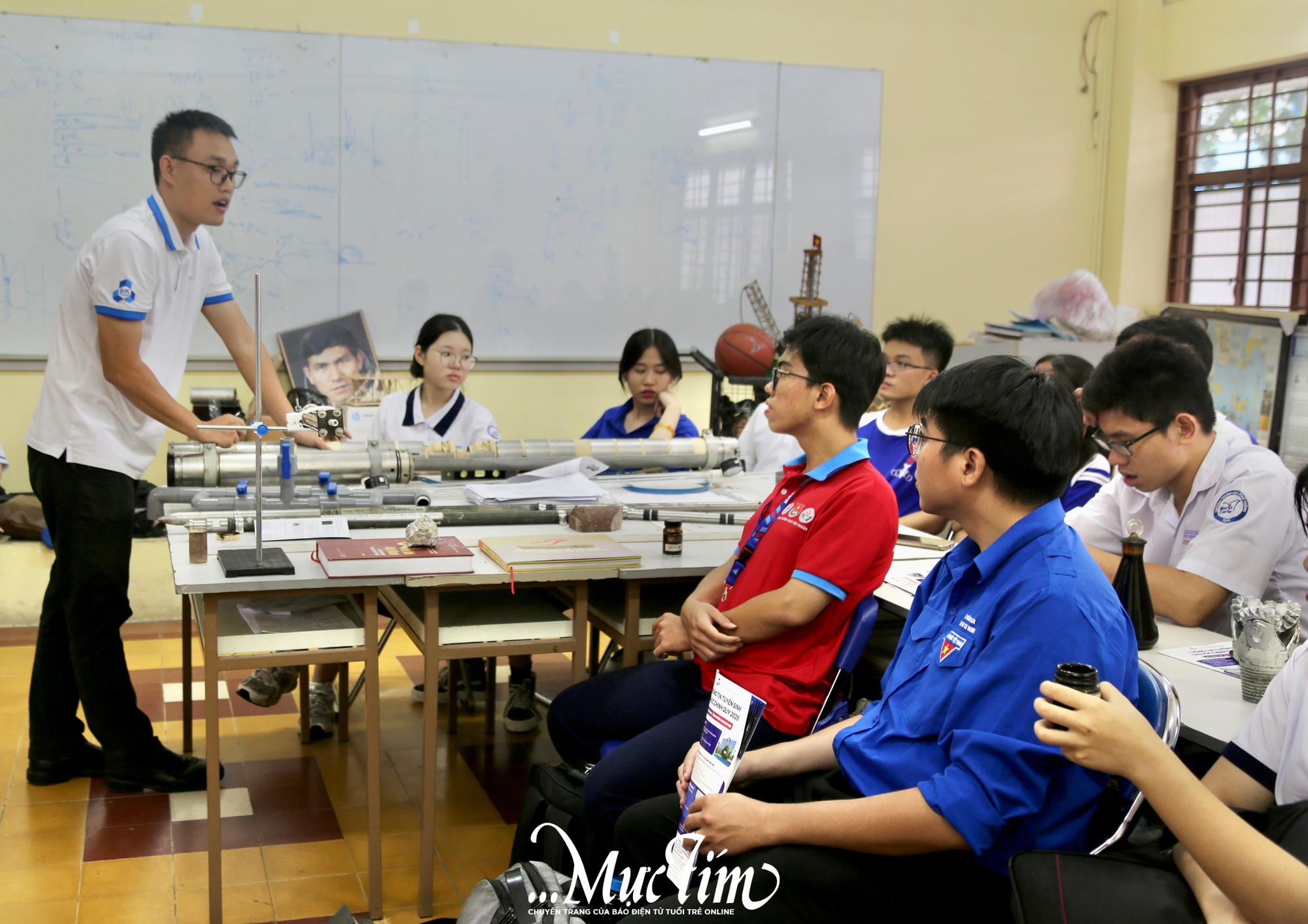Học sinh khám phá phòng thí nghiệm mở tại Trường đại học Bách khoa TP.HCM- Ảnh 10.