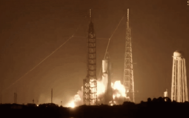 NASA tăng tốc kế hoạch xây căn cứ trên Mặt Trăng, cạnh tranh với Trung Quốc - Ảnh 1.