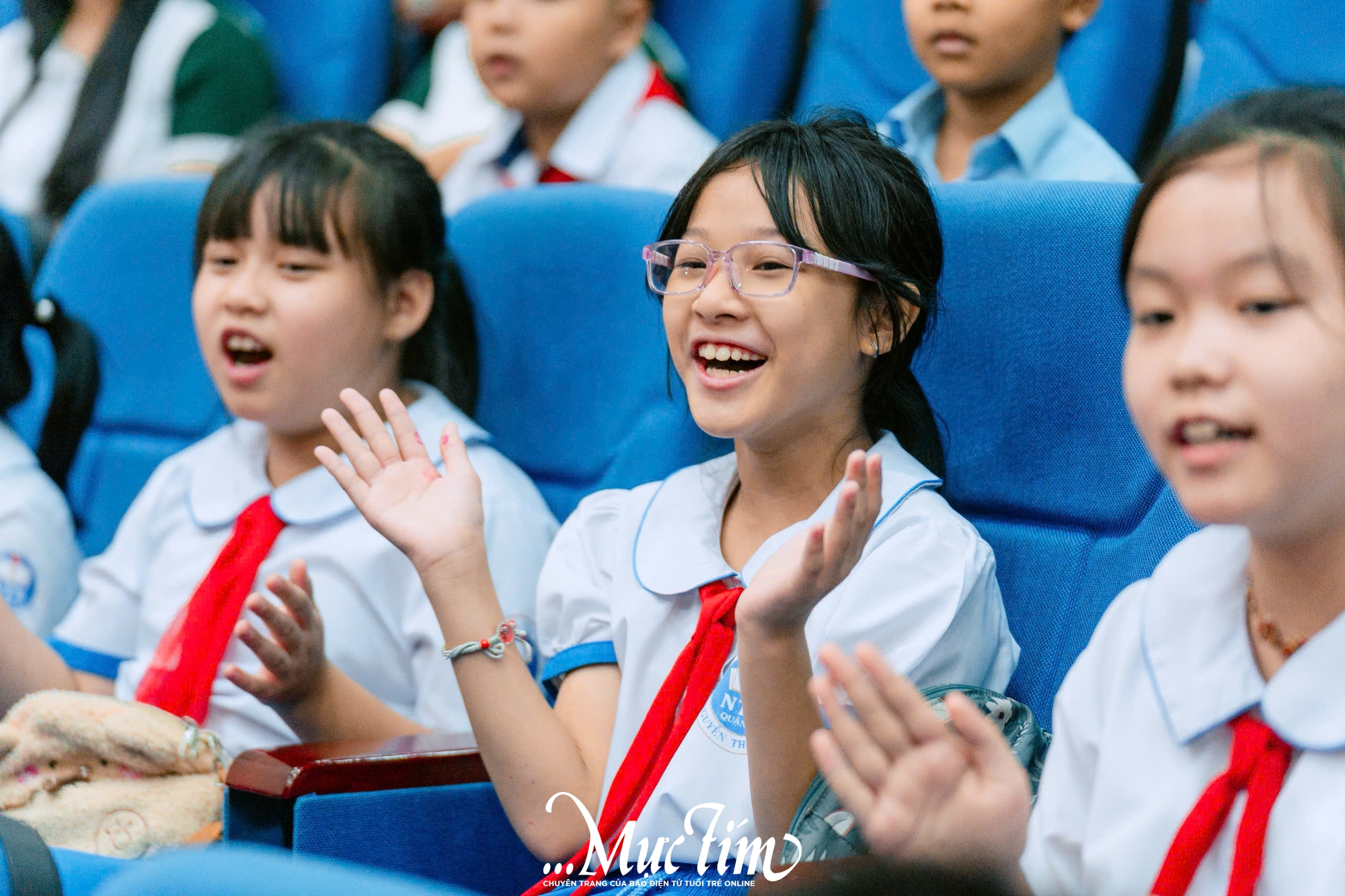 Vở 'Nhạc kịch - Huyền thoại tuổi thiếu niên': Trang sử Đội sống lại qua nghệ thuật sân khấu- Ảnh 3.