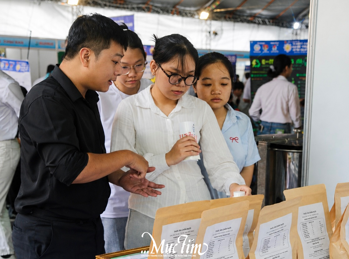 Hơn 400 mô hình hội tụ tại Liên hoan Tuổi trẻ Sáng tạo TP.HCM- Ảnh 4. Hơn 400 mô hình hội tụ tại Liên hoan Tuổi trẻ Sáng tạo TP.HCM- Ảnh 4.