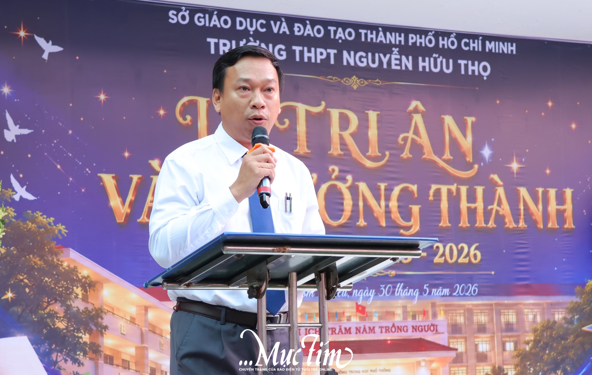Thầy cô truyền lửa cho học trò Trường THPT Nguyễn Hữu Thọ mừng tuổi 18- Ảnh 4.