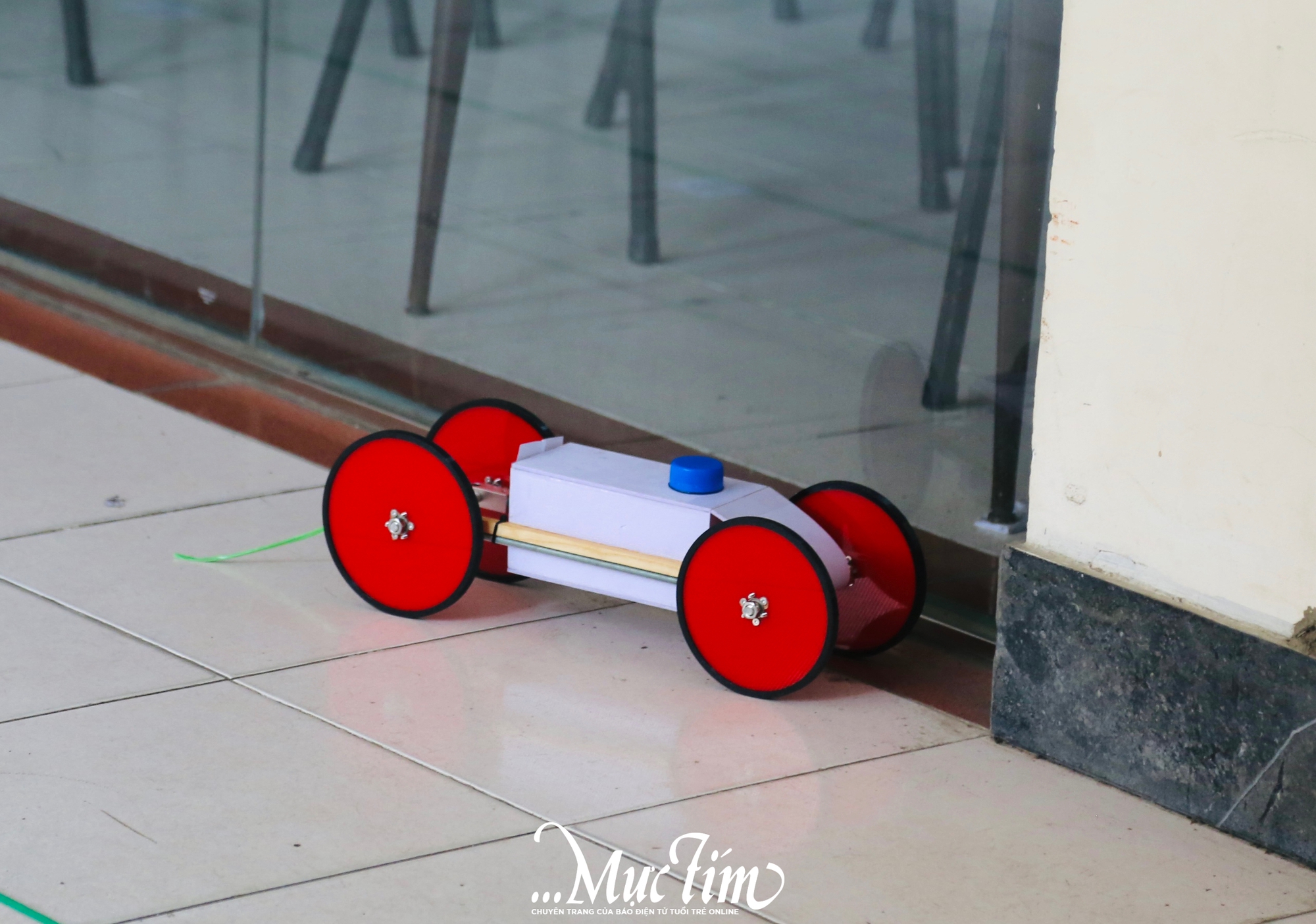 Học sinh hào hứng tranh tài tại cuộc thi đua xe thế năng- Ảnh 2.