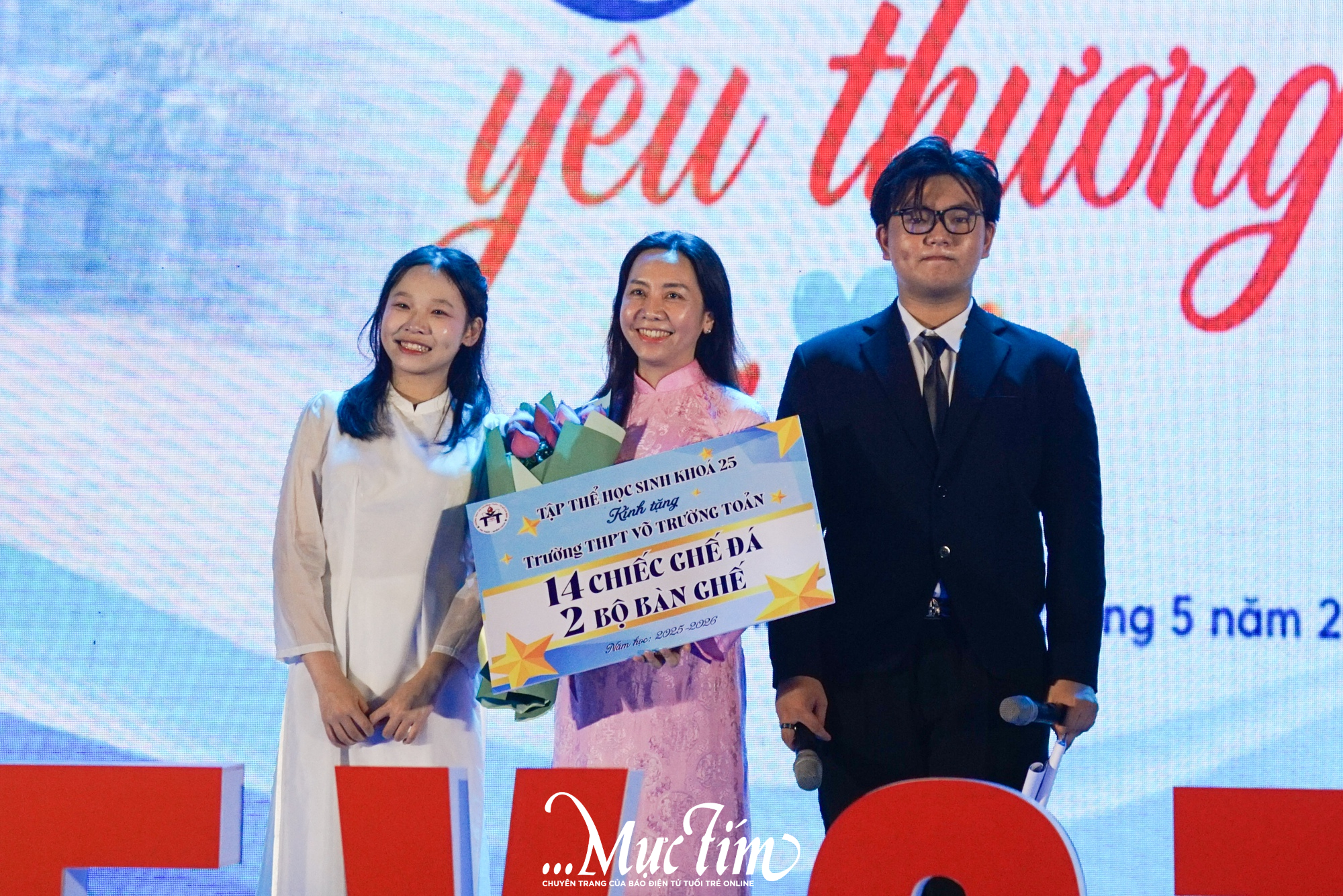 Lời xin lỗi bất ngờ tại lễ tri ân và trưởng thành của Trường THPT Võ Trường Toản - Ảnh 15.