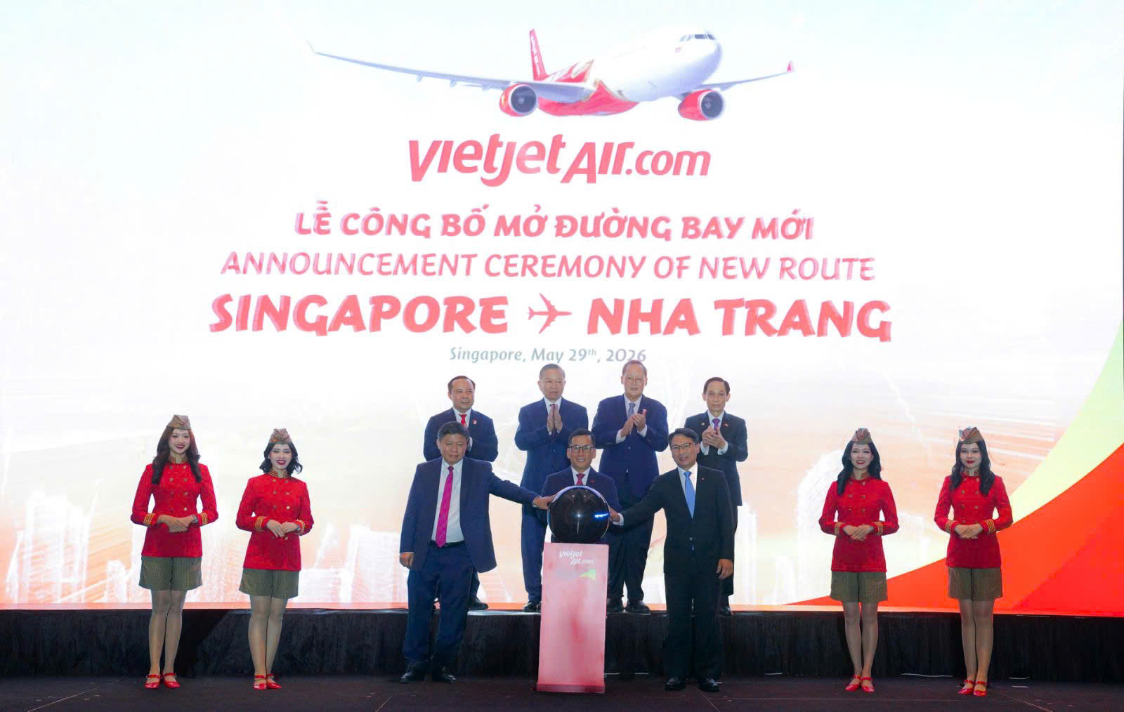 Vietjet mở đường bay Nha Trang - Singapore - Ảnh 2.