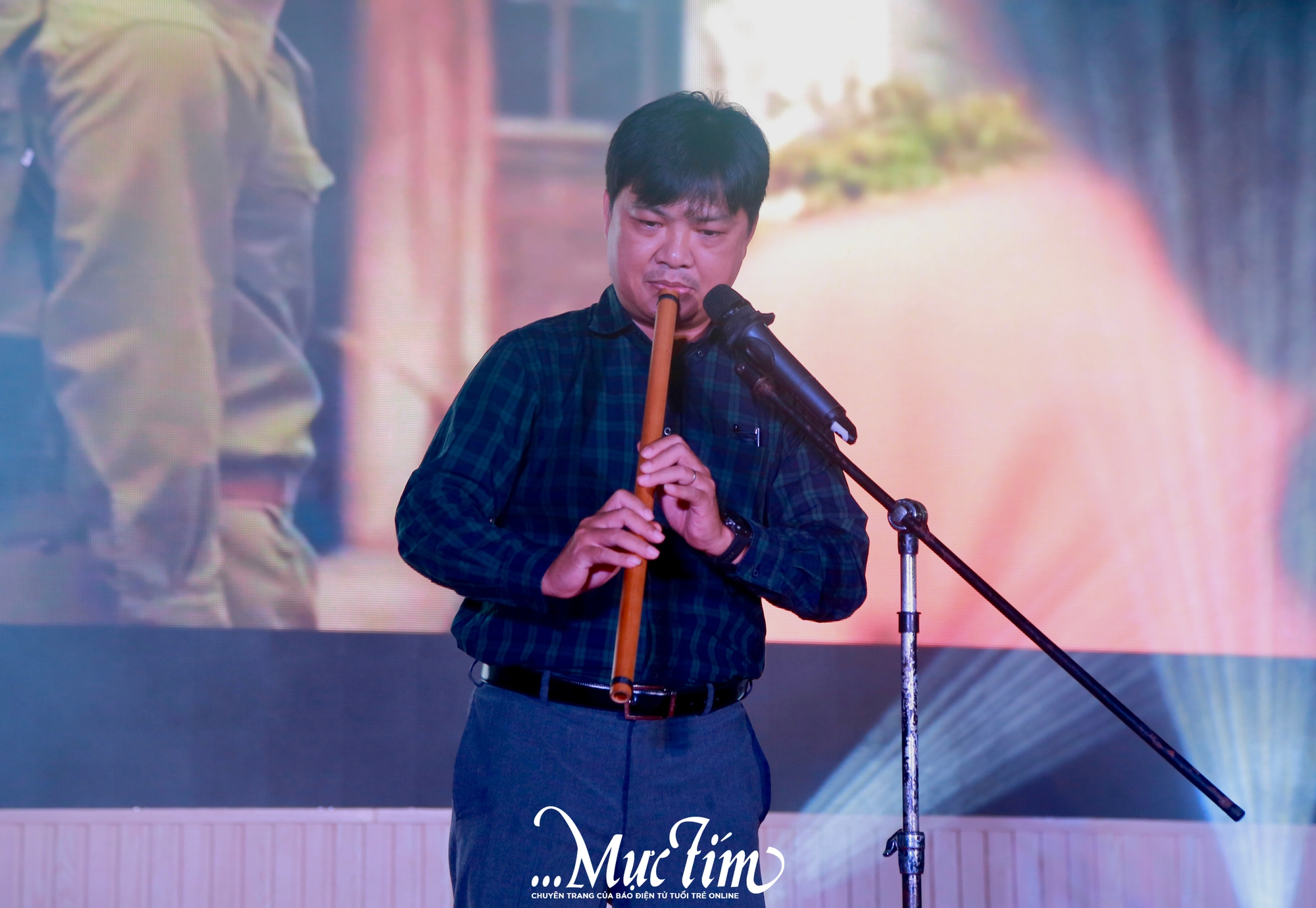 Học sinh Trường THPT Nguyễn Thị Diệu cất tiếng hát tạm biệt tuổi học trò - Ảnh 9.