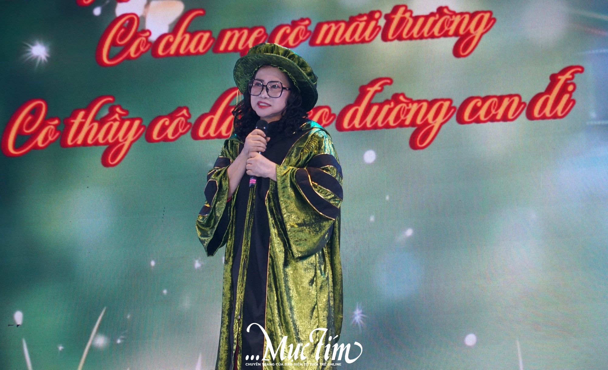 Đằng sau nụ cười trong ngày trưởng thành là nghị lực của cả một gia đình- Ảnh 4.