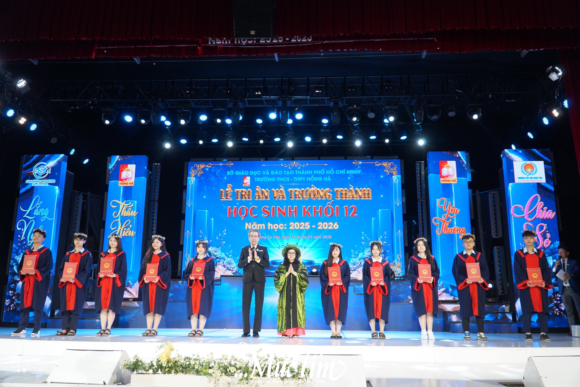 Đằng sau nụ cười trong ngày trưởng thành là nghị lực của cả một gia đình- Ảnh 5.