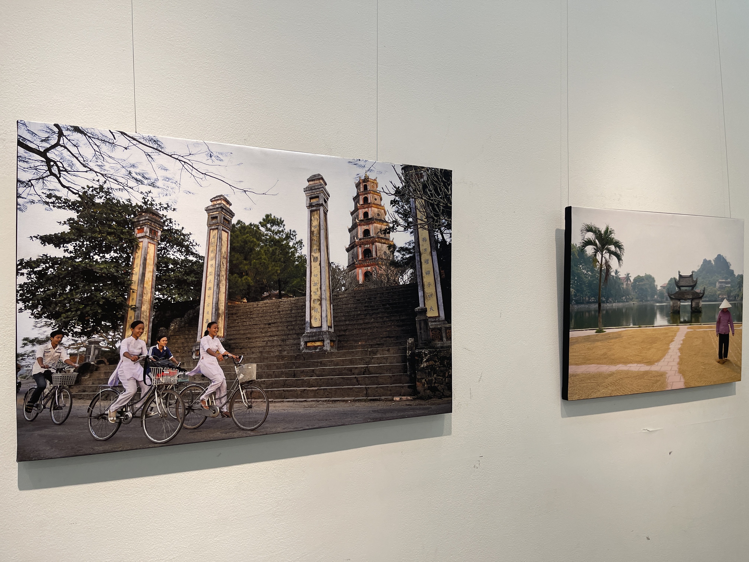 Gallery - French photographer reissues book, exhibits photos of Vietnam pagodas - image 5